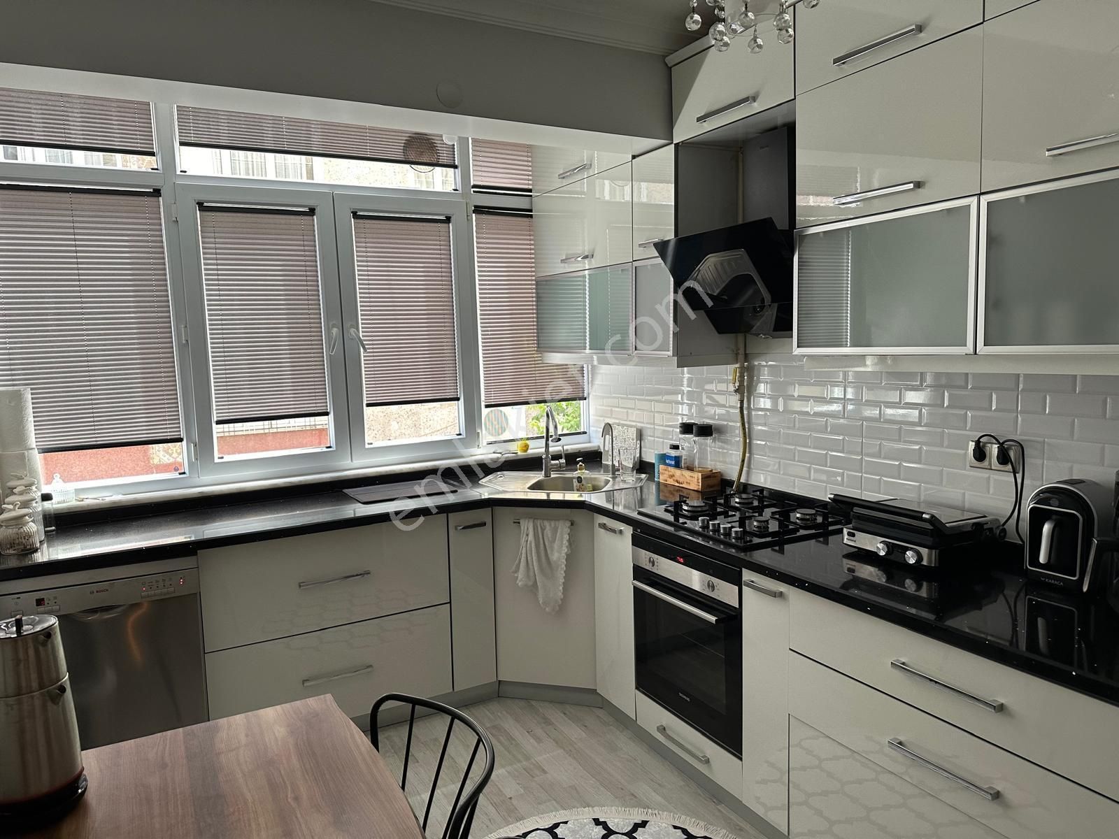 Bahcelievler Şirinevler Mh 2+1 1kat Krediye Uygun Satılık Daire