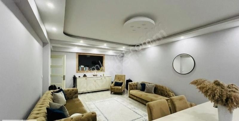 İnönü Mahallesi Ebeveyn Banyolu 2.5+1 Satılık Daire