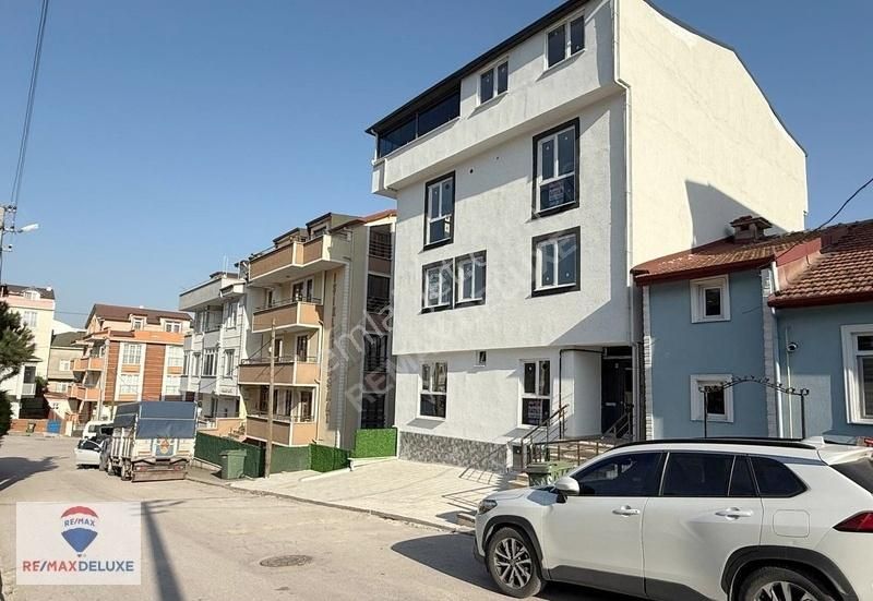 Yavuz Sultan Selim'de Satılık 3+1 Eğimsiz Çatı Dubleks Daire
