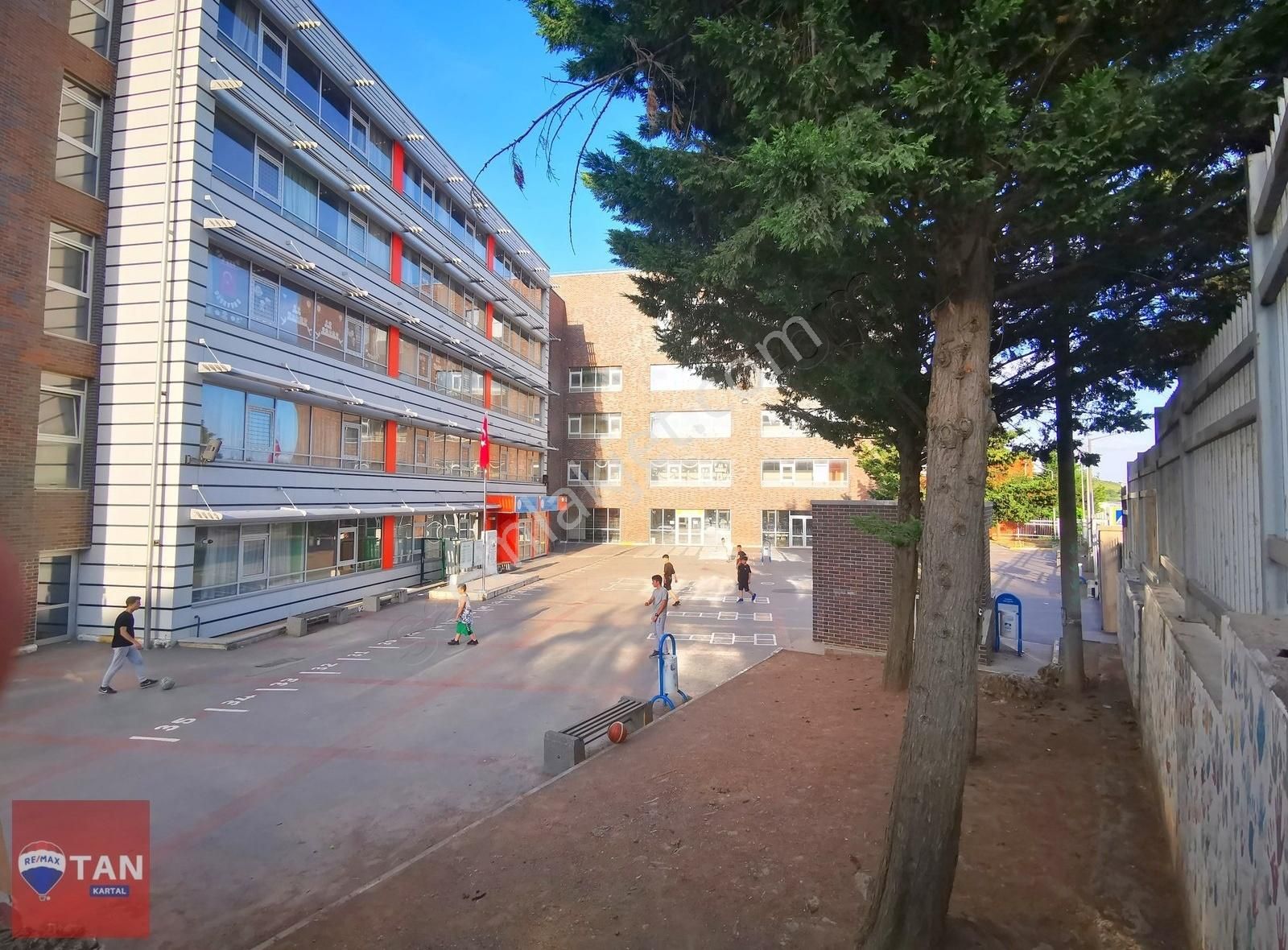 Kiptaş Konutları Pendik 2+1 Satılık Arakat Daire