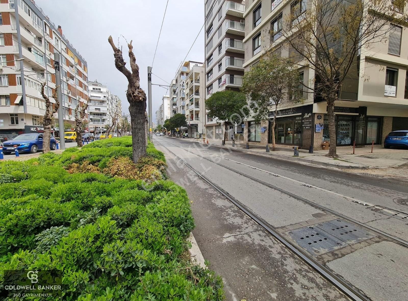 Alsancak Şair Eşref Bulvarında Yeni Binada Satılık 3+1 Daire