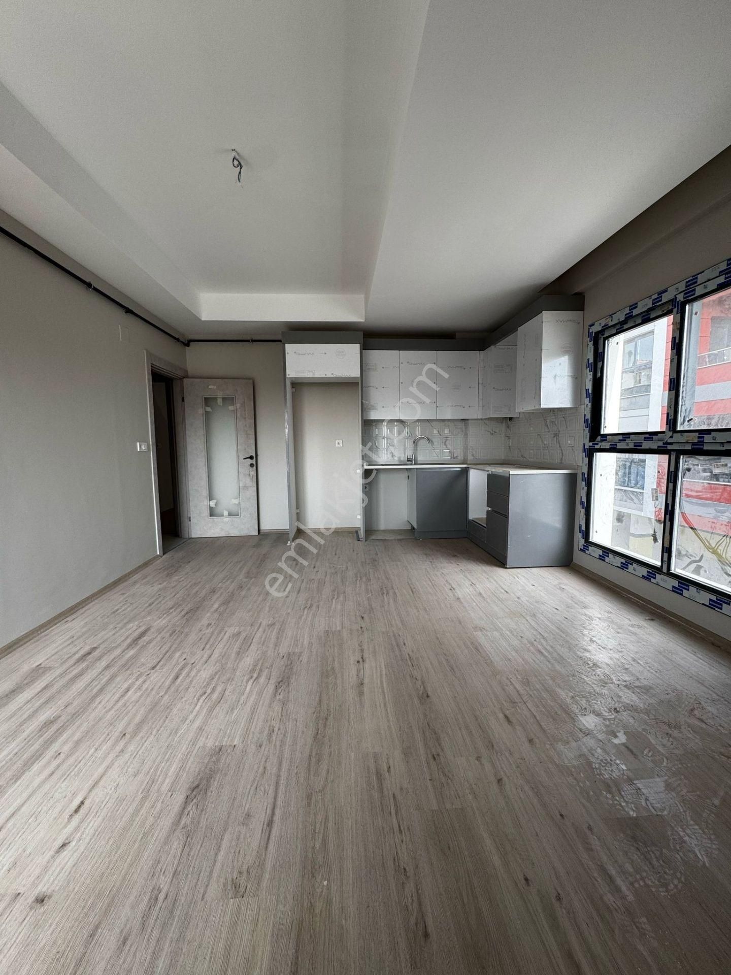 Turgutlu Satılık Sıfır Dubleks 150m2 3+1 Oda Teraslı Açık Mutfak Asansörlü Acil Satılık
