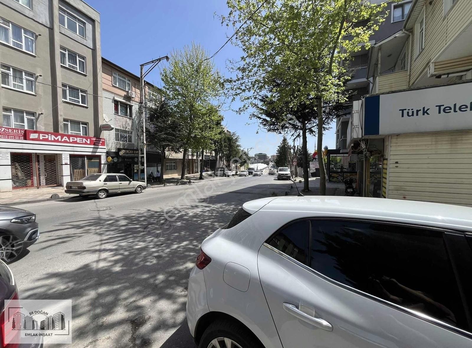 Sultanbeyli Antalya Caddesi Üzerinde Kiralık 15 Metre² Dükkan