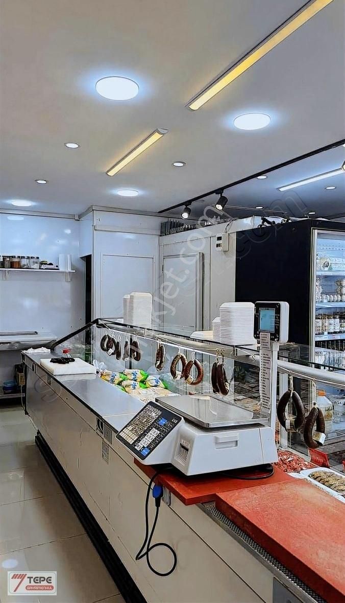 Kira : 35.000 Aktif Çalışan Güzel Kasap Dükkanı Kurulu Hazır