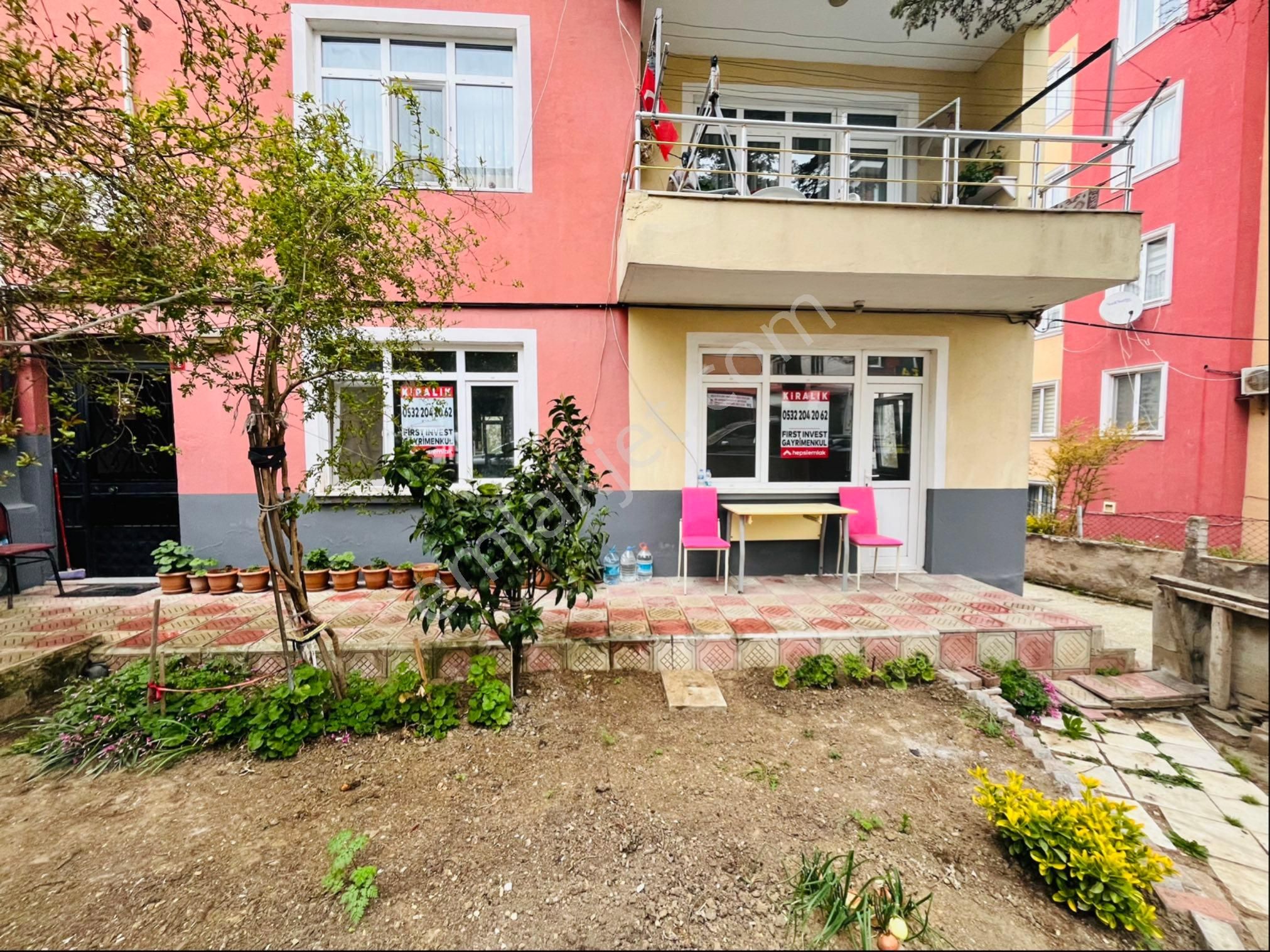 Silivri Alibey Mah'de Aile Apartmanı Kiralık 3+1 Bahçeli Daire