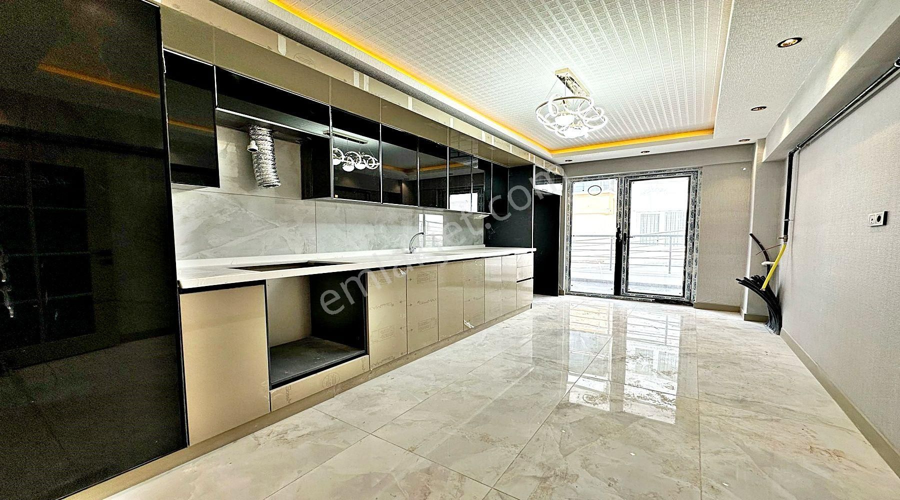 Karakaya'da 3+1 Yüksek Giriş Altı Daire Sıfır Bölgenin En İyisi!