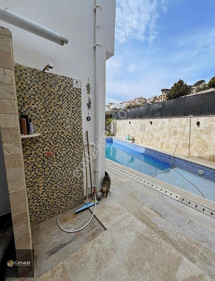 Kuşadası Kadınlar Denizinde Özel Havuzlu Yazlık