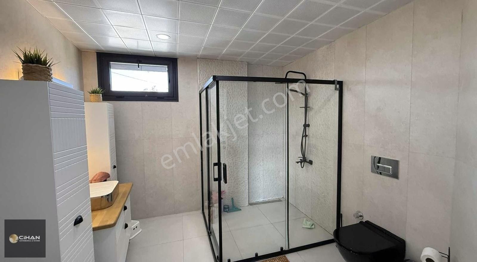 Kuşadası Merkezde 1 Dönüm Arsa İçerisinde Emsalsiz Özel Mülk - Görsel 24