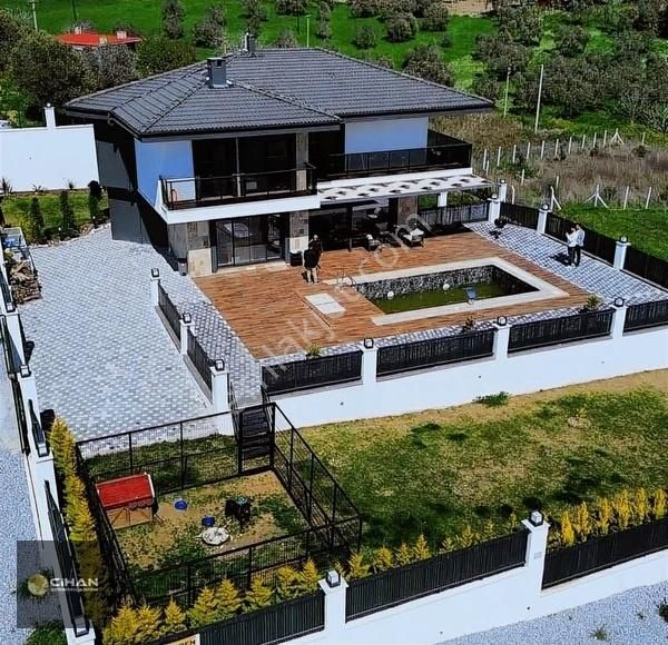 Kuşadası Merkezde 1 Dönüm Arsa İçerisinde Emsalsiz Özel Mülk - Görsel 15