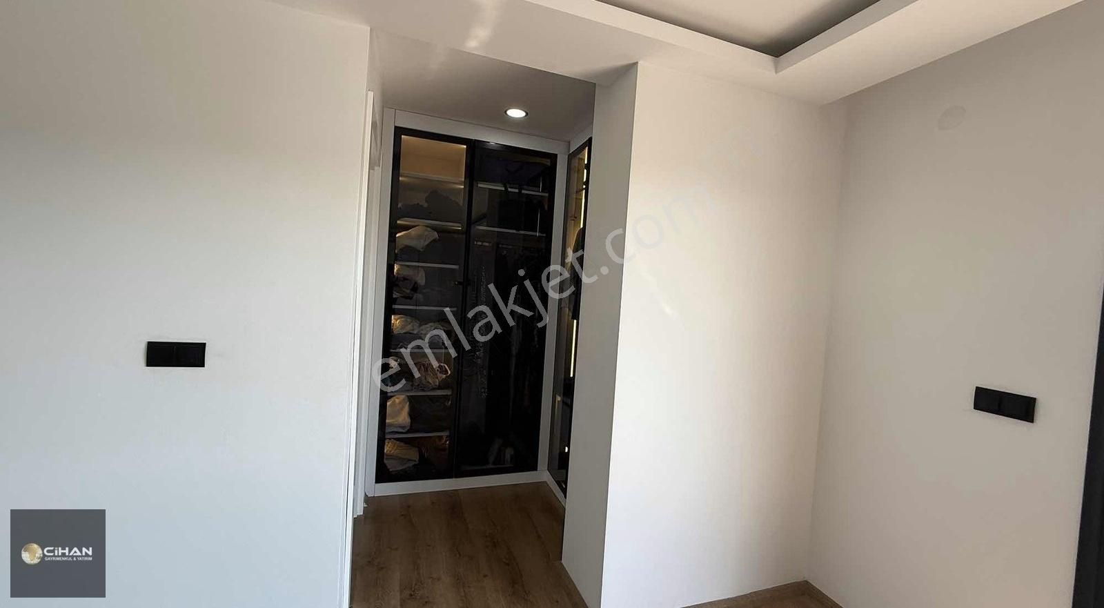 Kuşadası Merkezde 1 Dönüm Arsa İçerisinde Emsalsiz Özel Mülk - Görsel 25