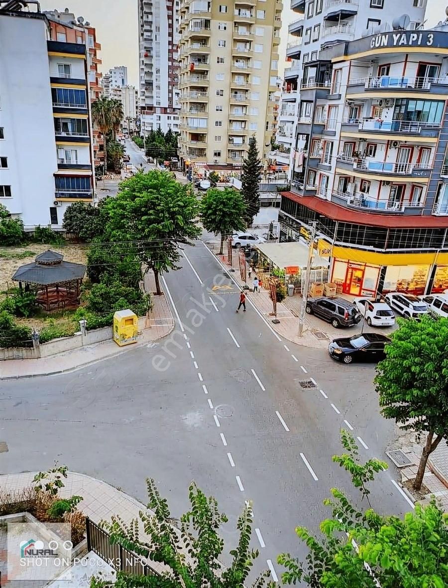 Menderes Mahallesinde Sahile Yakın Geniş 3+1