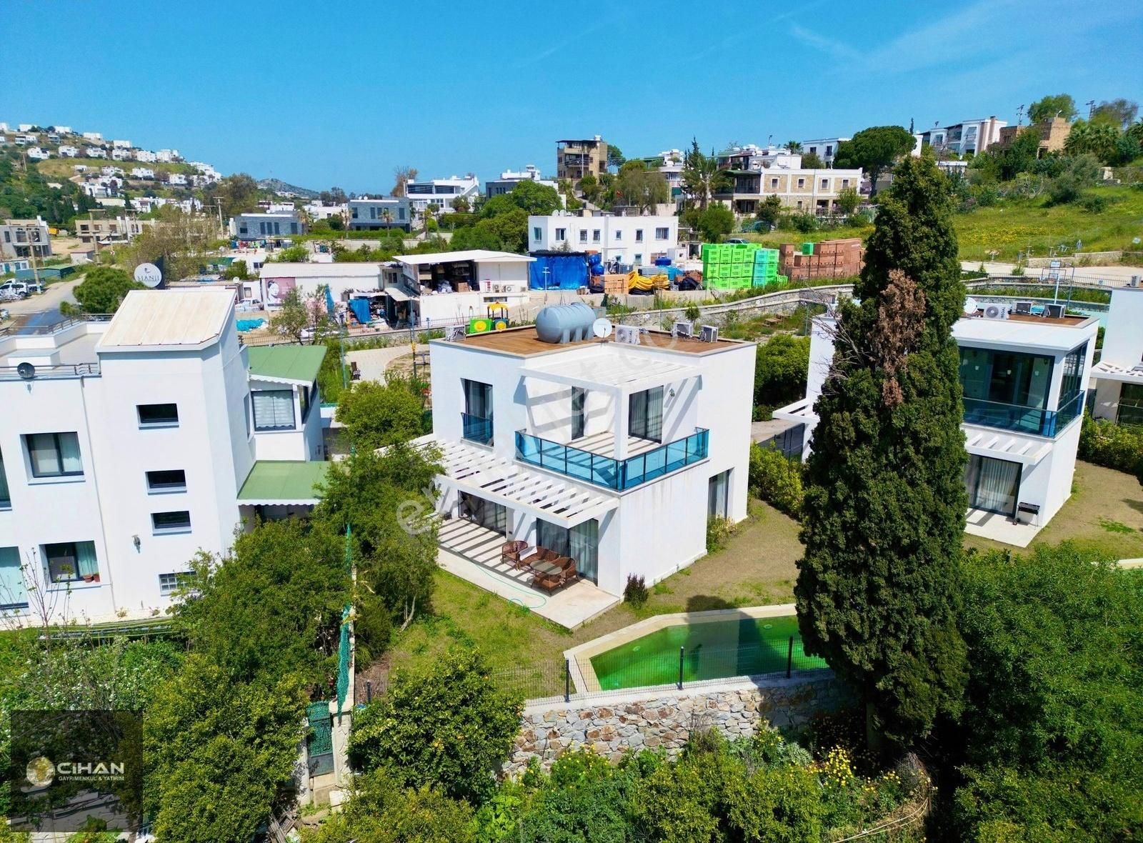 Bodrum'da Plaja 250mt Eşyalı,özel Havuzlu Satılık Müstakil Villa