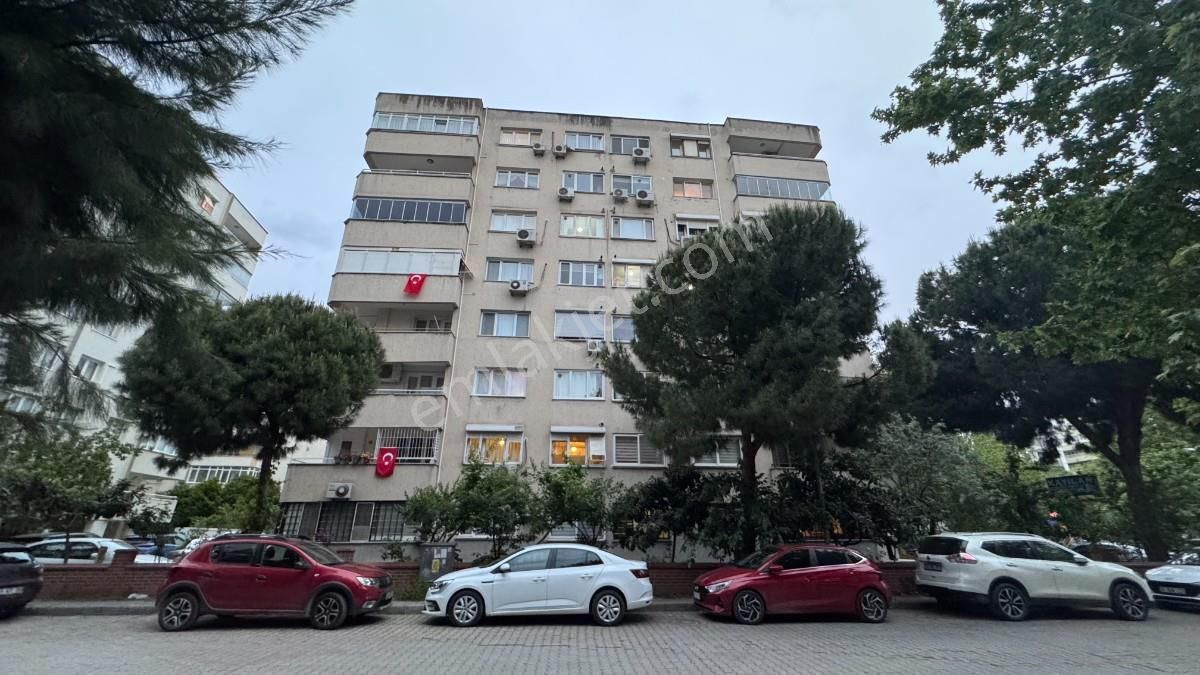 Bornova Kazımdirik Mah.de Şehrin Merkezinde Satılık 3+1 Daire