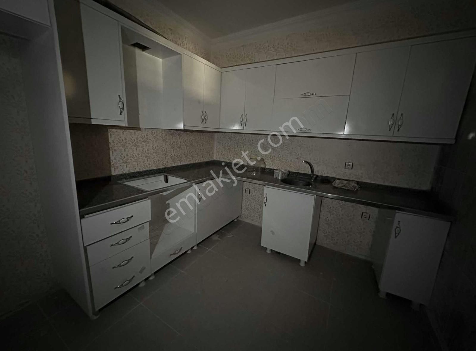 Acilll Satılık Kotlu Geniş 3 Odalı Uygun Daire