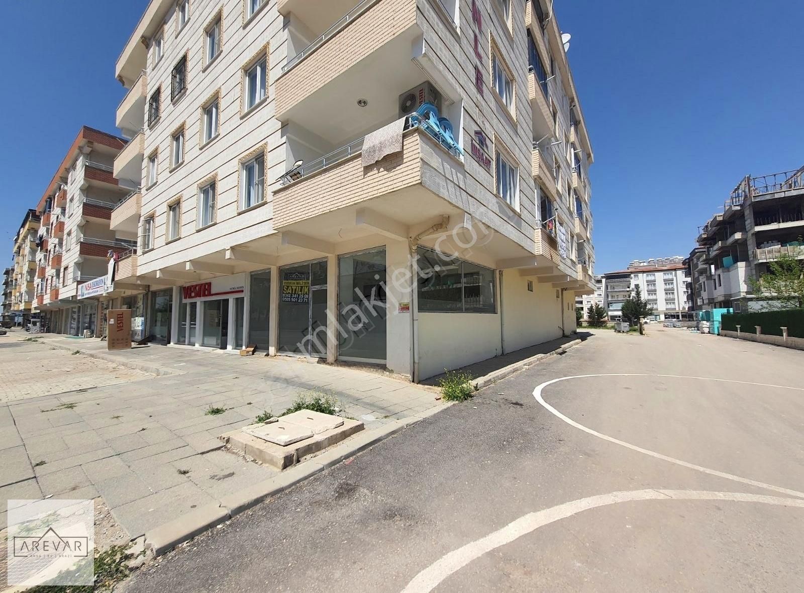 Coşkun İbili'den Araban Merkezde Satılık Dükkan