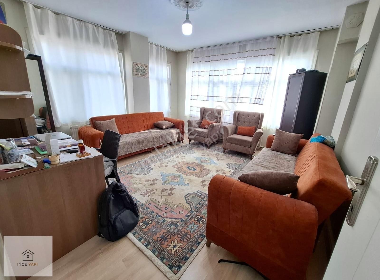 İnce Yapı'dan Hırka-i Şerif Camine Yakın Temiz 2+1 Daire