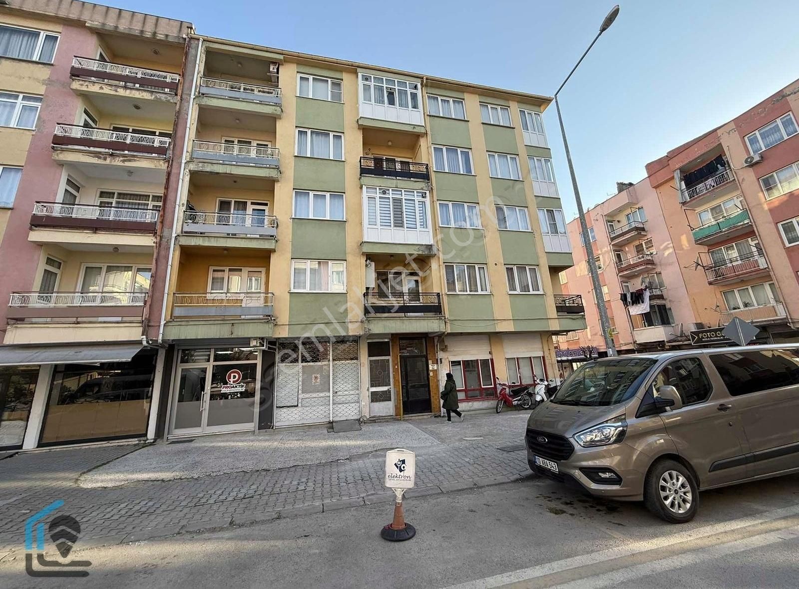 Alihikmet Paşa Mah. Ekin Sokakta Satılık 3+1 Daire