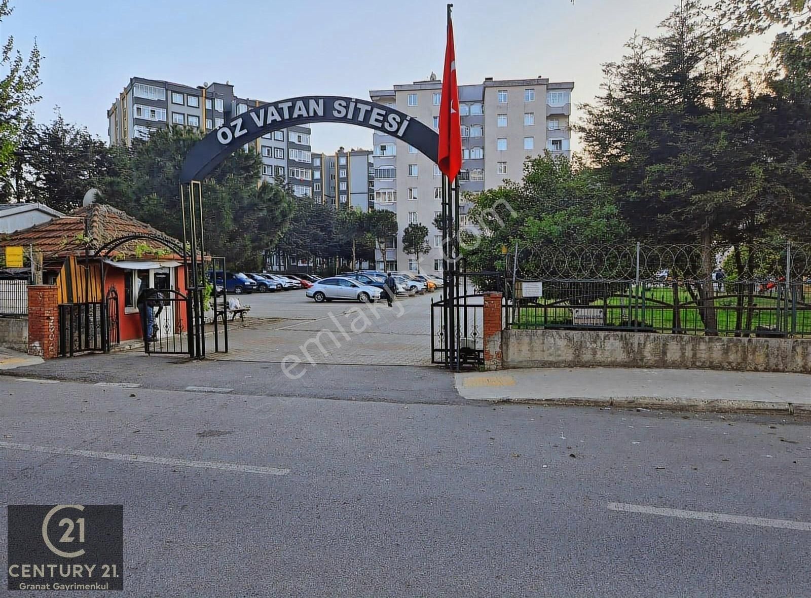 Öz Vatan Sitesinde Yüksek Arsa Payına Sahip 3+1 Satılık Daire