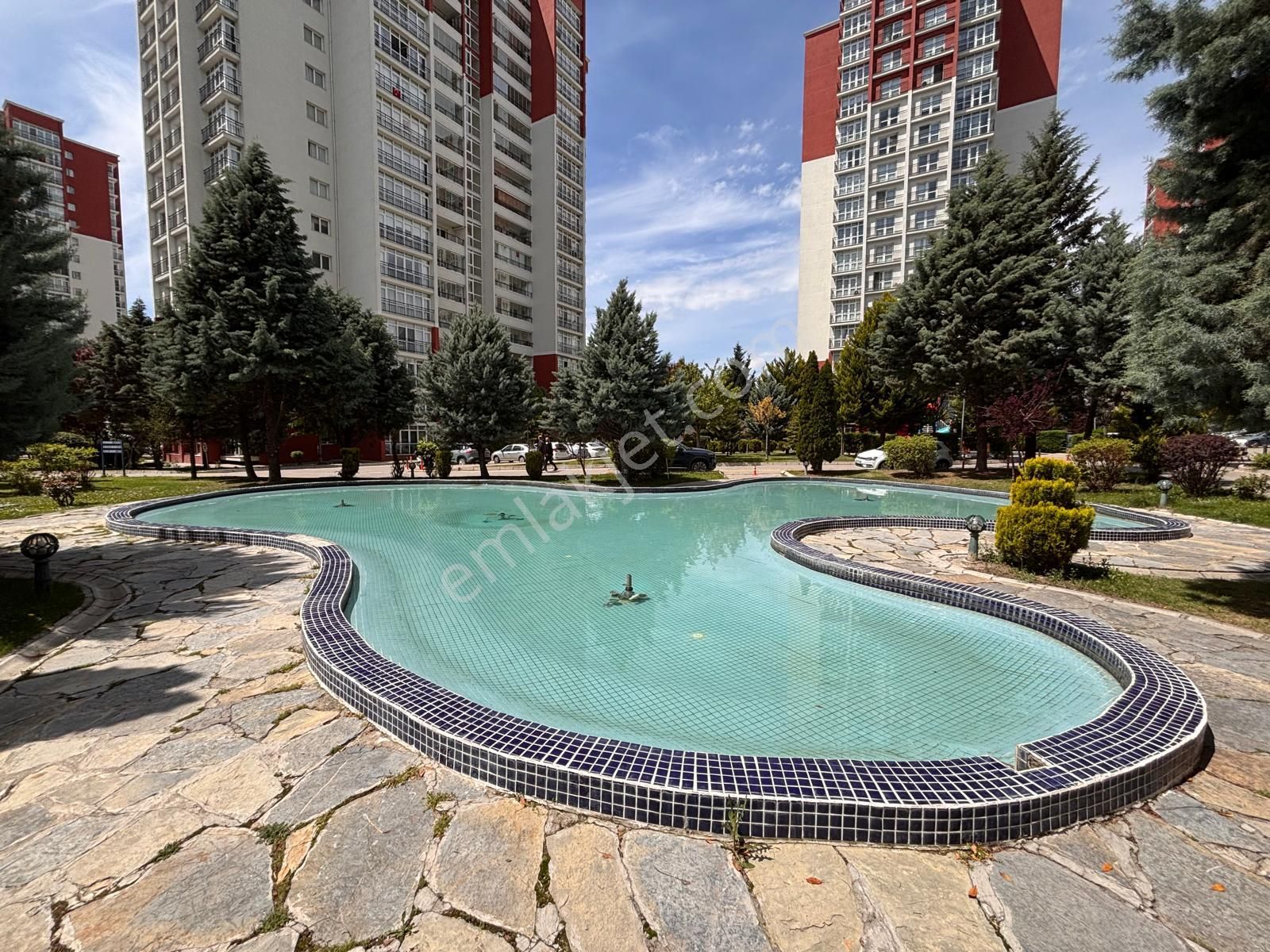 Eryaman Kc Göksu Park Konutları'nda Geniş Ve Güvenlikli Satılık 4+1 Daire!