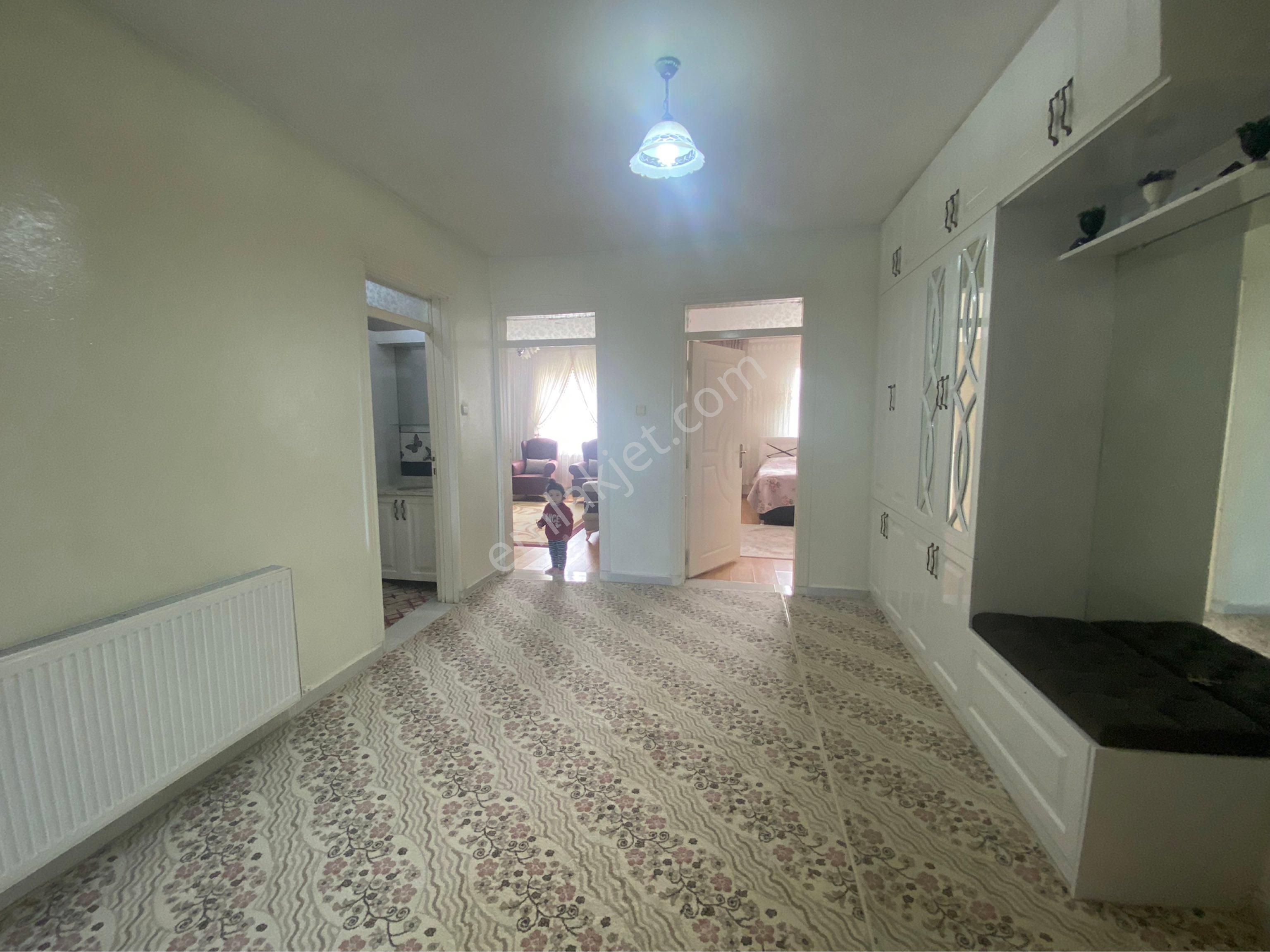 Güneş De 135m, 2 Kat 1 Garaj, Yalıtımlı, D. Gazlı, Çok Temiz Ev - Görsel 29