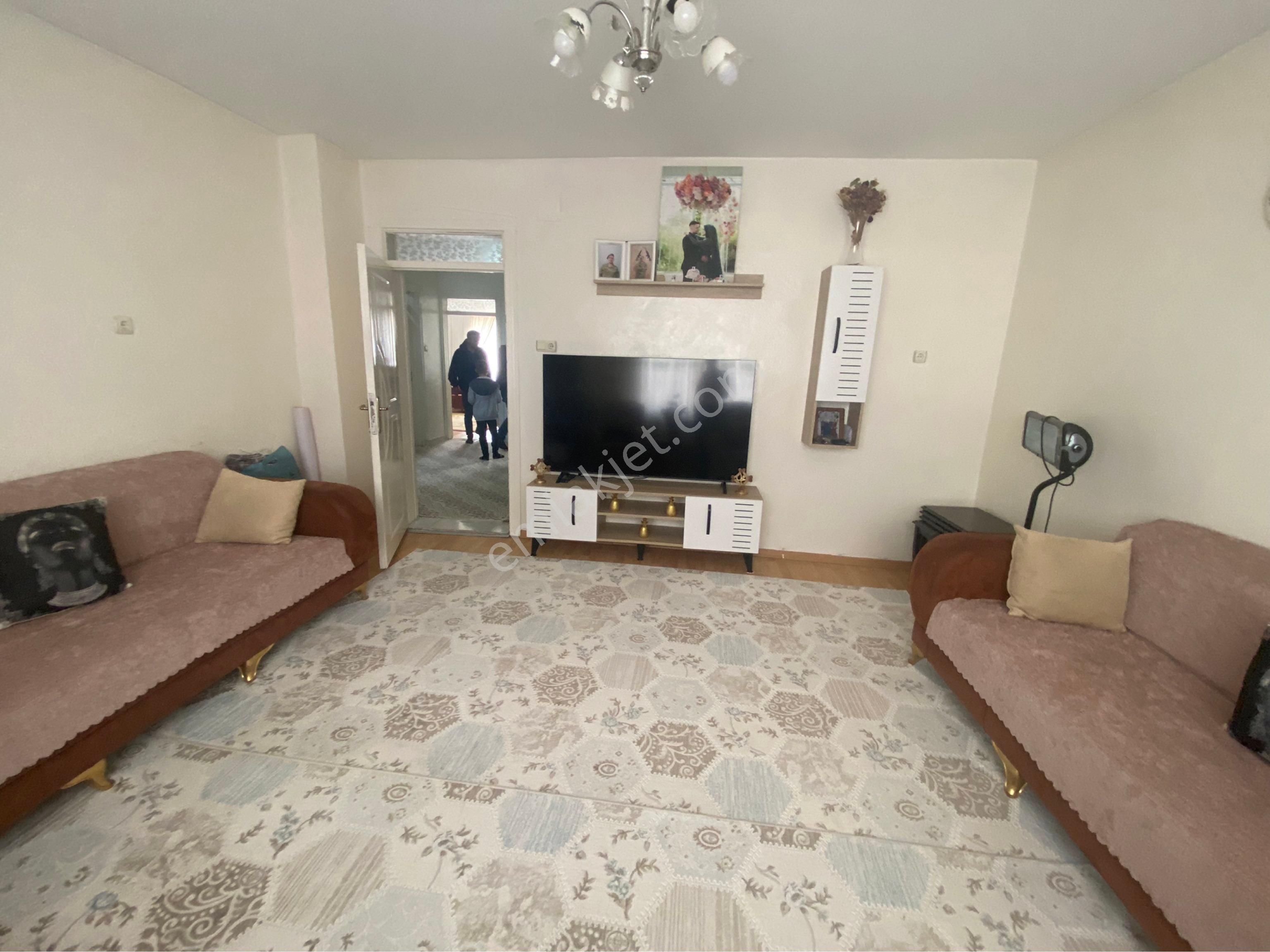 Güneş De 135m, 2 Kat 1 Garaj, Yalıtımlı, D. Gazlı, Çok Temiz Ev - Görsel 11