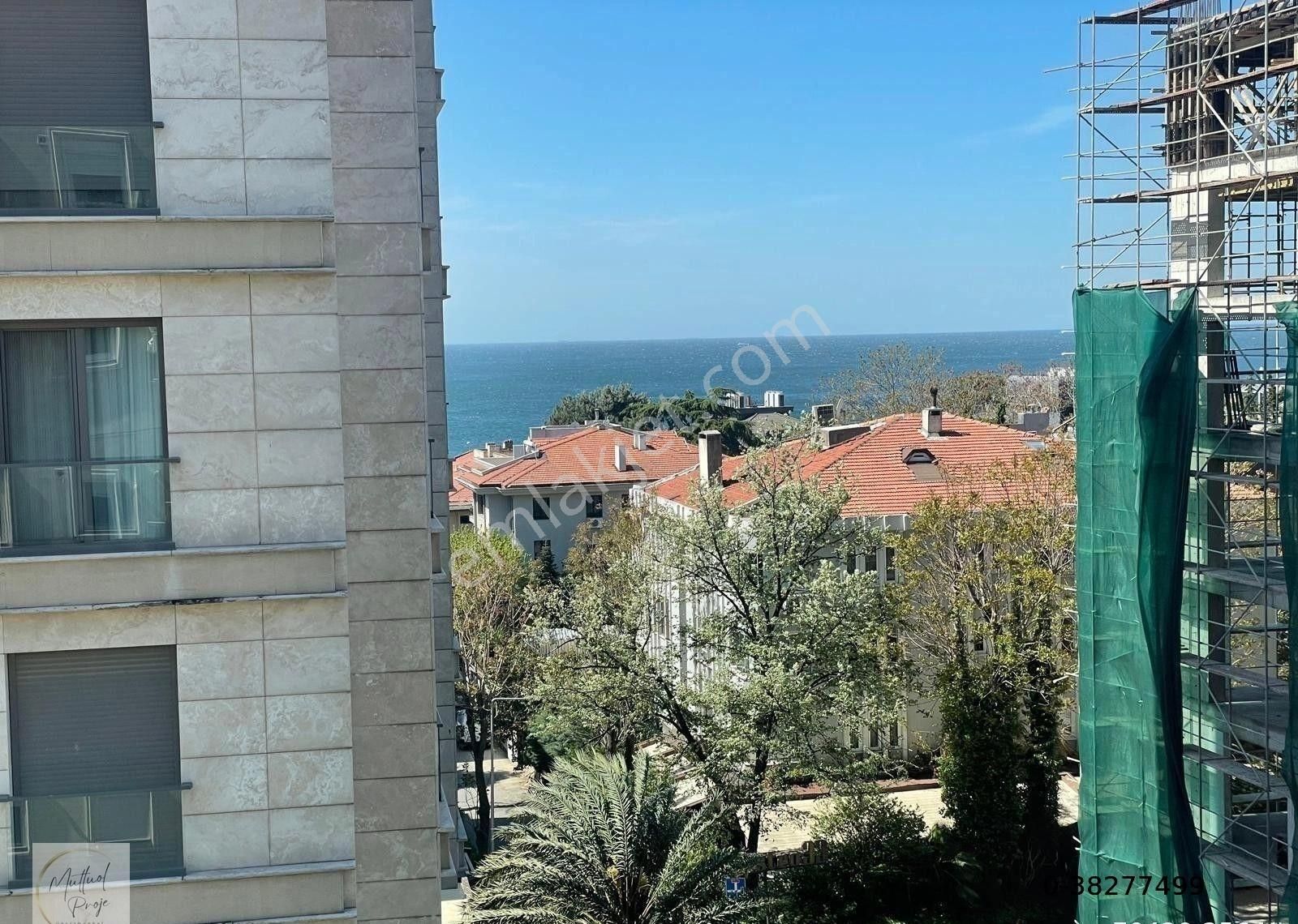 Caddebostan Sahilde Caddeye 2.bina Kısmi Deniz Manzaralı Satılık 4+1 Ebebeynli Daire