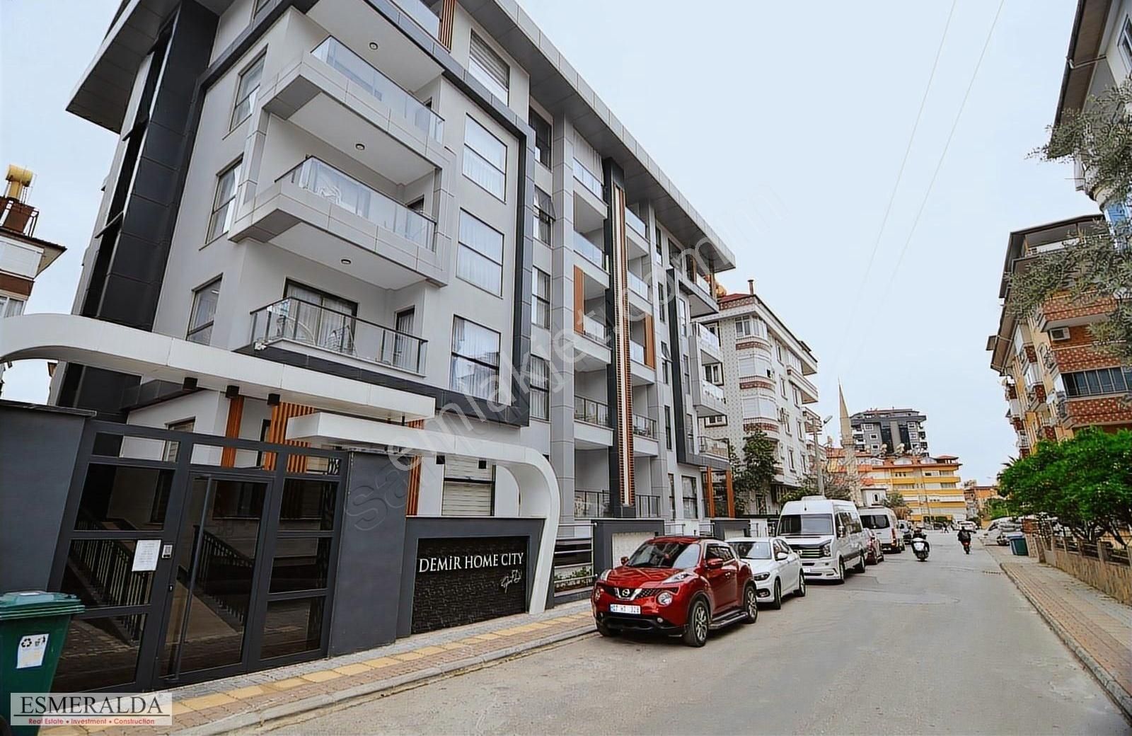 Alanya Merkez Aktiviteli Site İçi Satılık 1+1 Daire