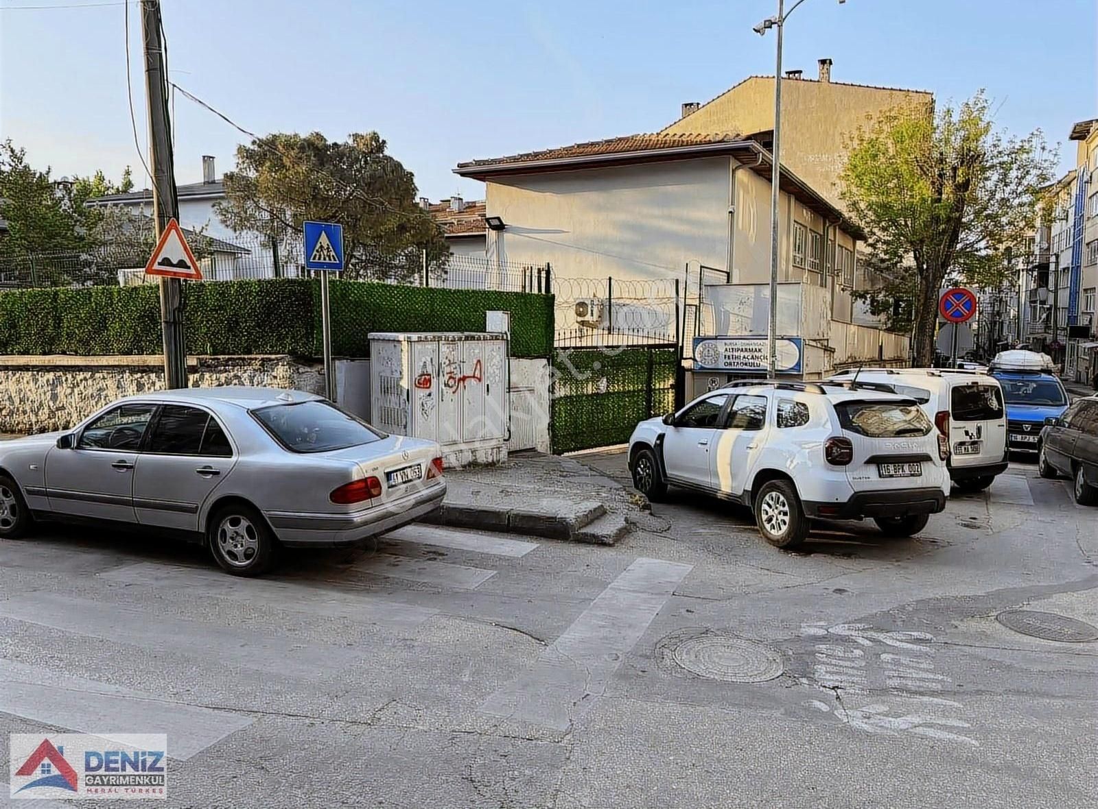Altıparmak Geniş Ve Ferah Kat Mülkiyetli 2+1 Satılık Daire