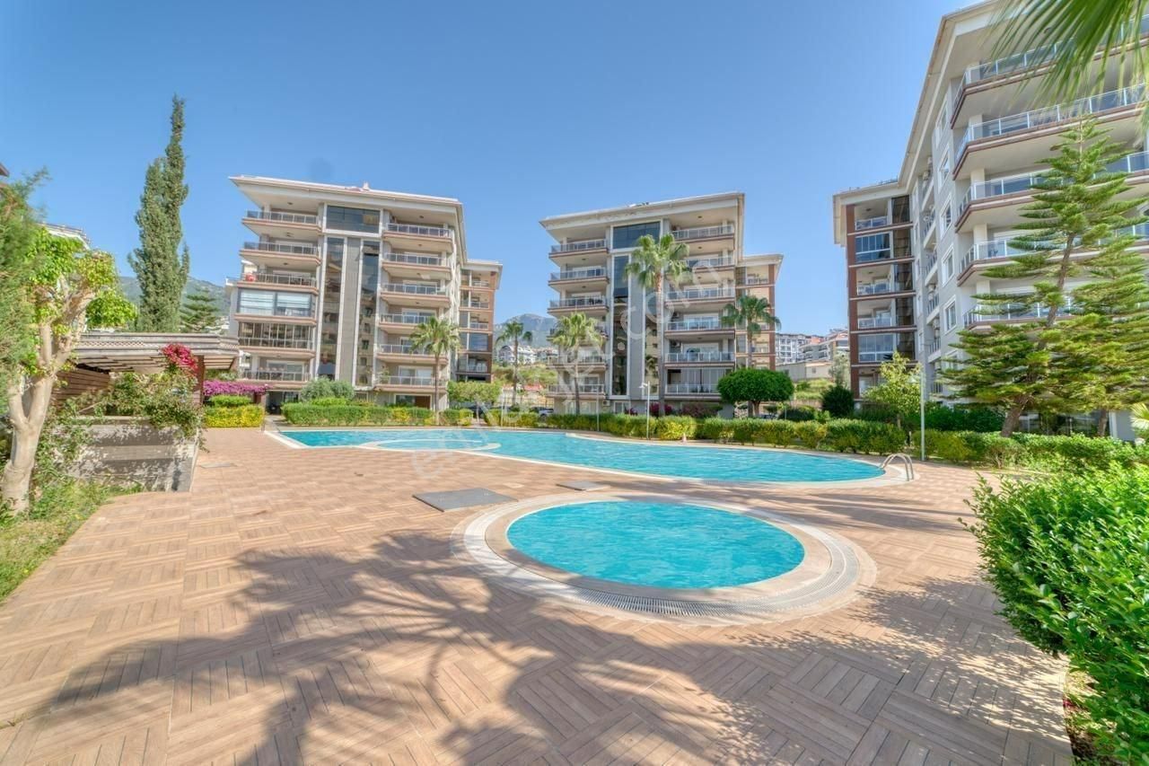 Alanya Oba 3+1 Ayrı Mutfak Site İçerisinde Lüks Kompleks Satılık Daire