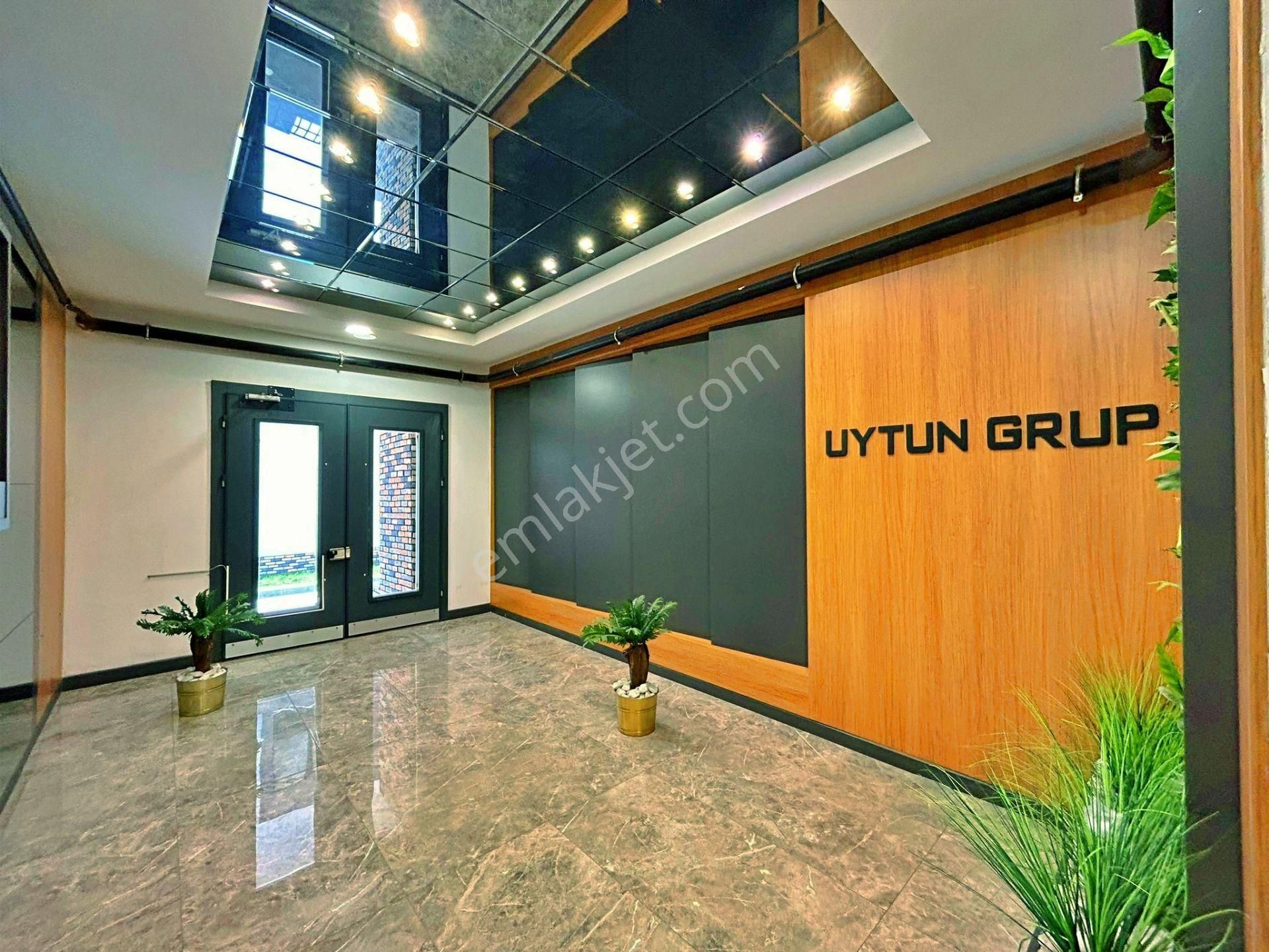 Uytundan Edremitte Lüks Site Kapalı Otoparklı 4+1 Satılık Daire