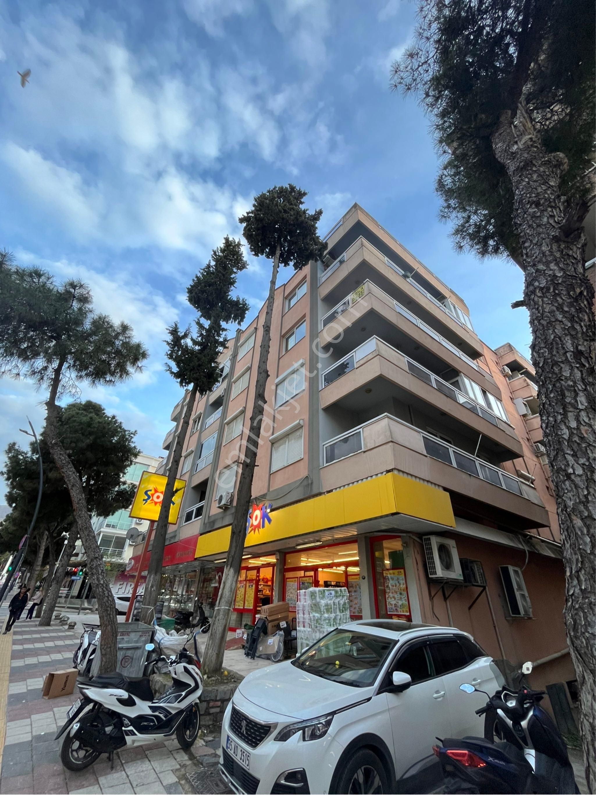 İstasyon Caddesinde Arakat Asansörlü Doğalgazlı Kiralık Daire