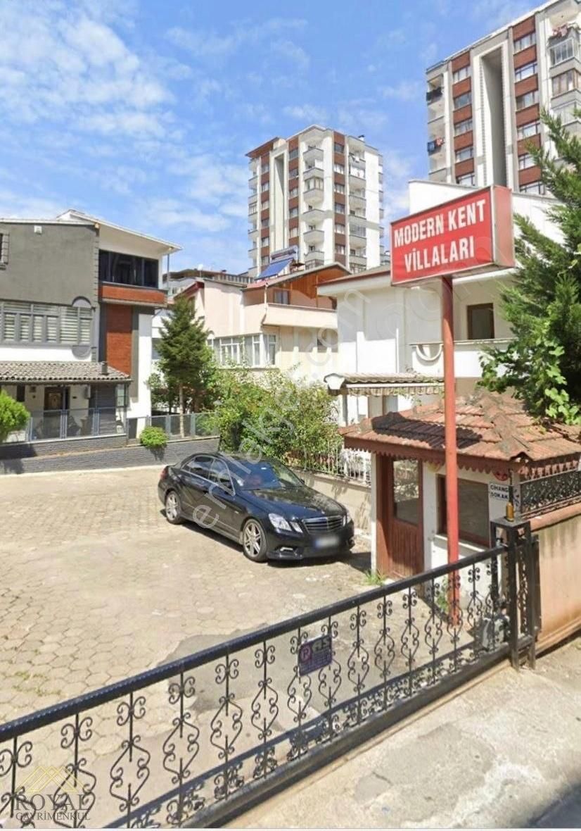Akçaabat Söğütlü'de Modern Kent Villalarında Satılık 4+1 Villa