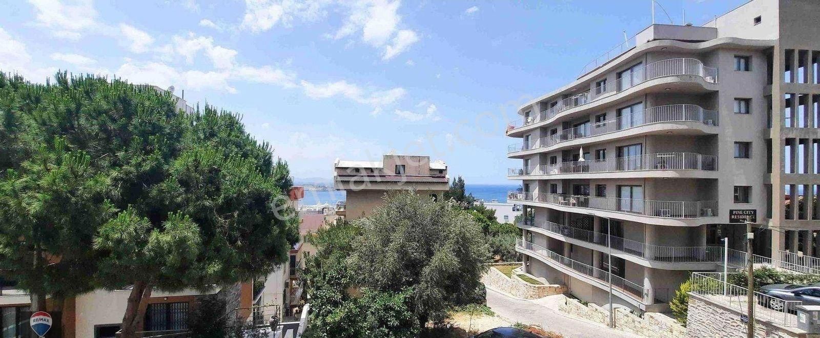 Kuşadası Marina Da Kiralık Daire 4+1 Denize 300 Mt Deniz Manzaralı Eşyalı