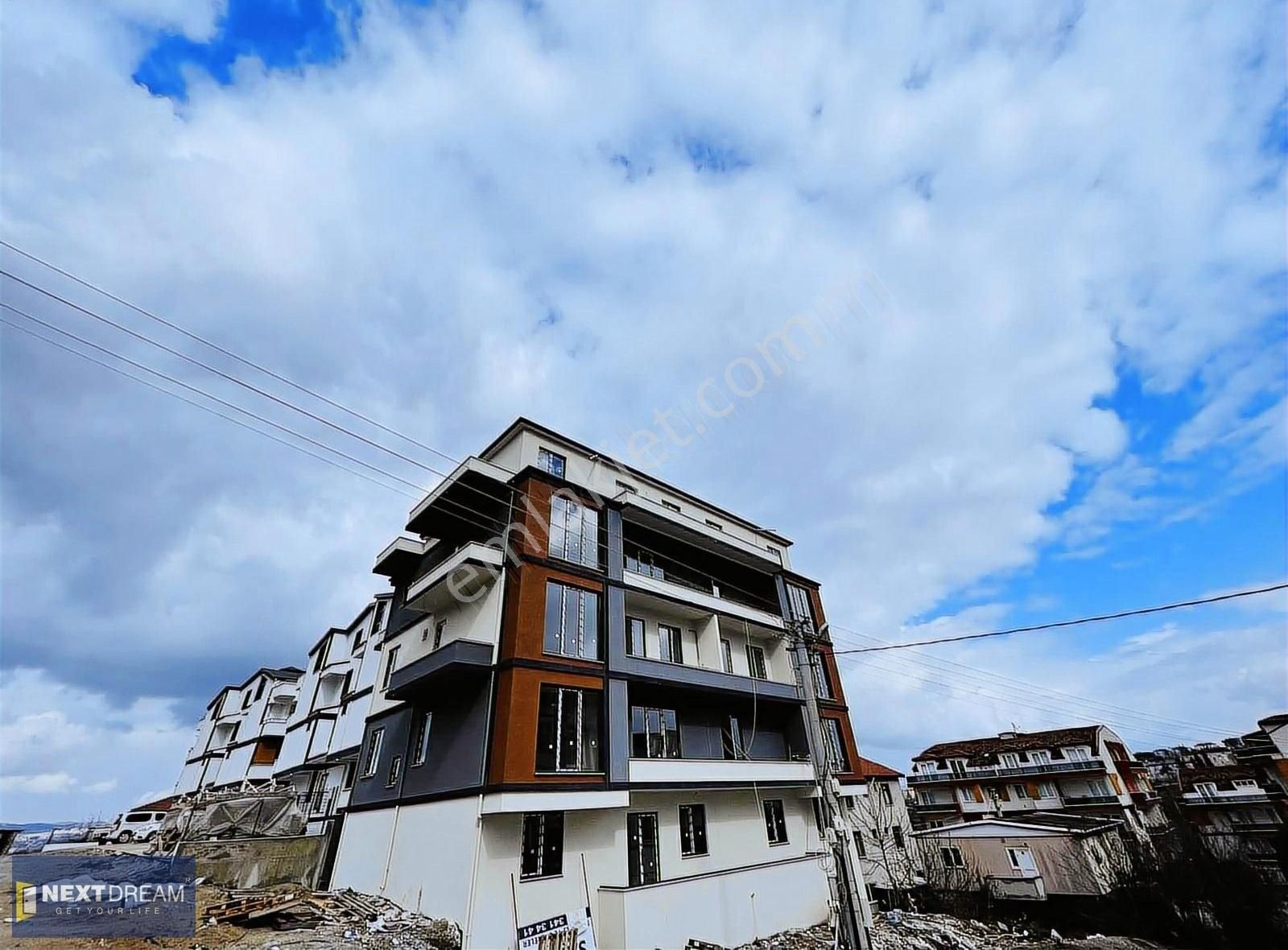 Döngel Mahalle'sin De 3+1 125 M2 Geniş Ara Kat Daire ..!!!!