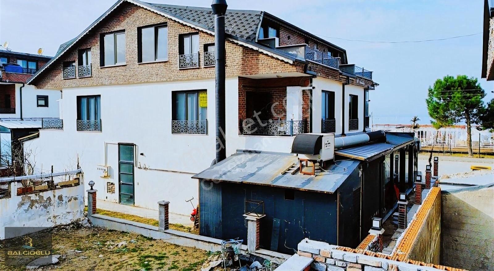 Balcıoğlundan Satılık Plaj Merkezde Denize Sıfır Lüx Dubleks