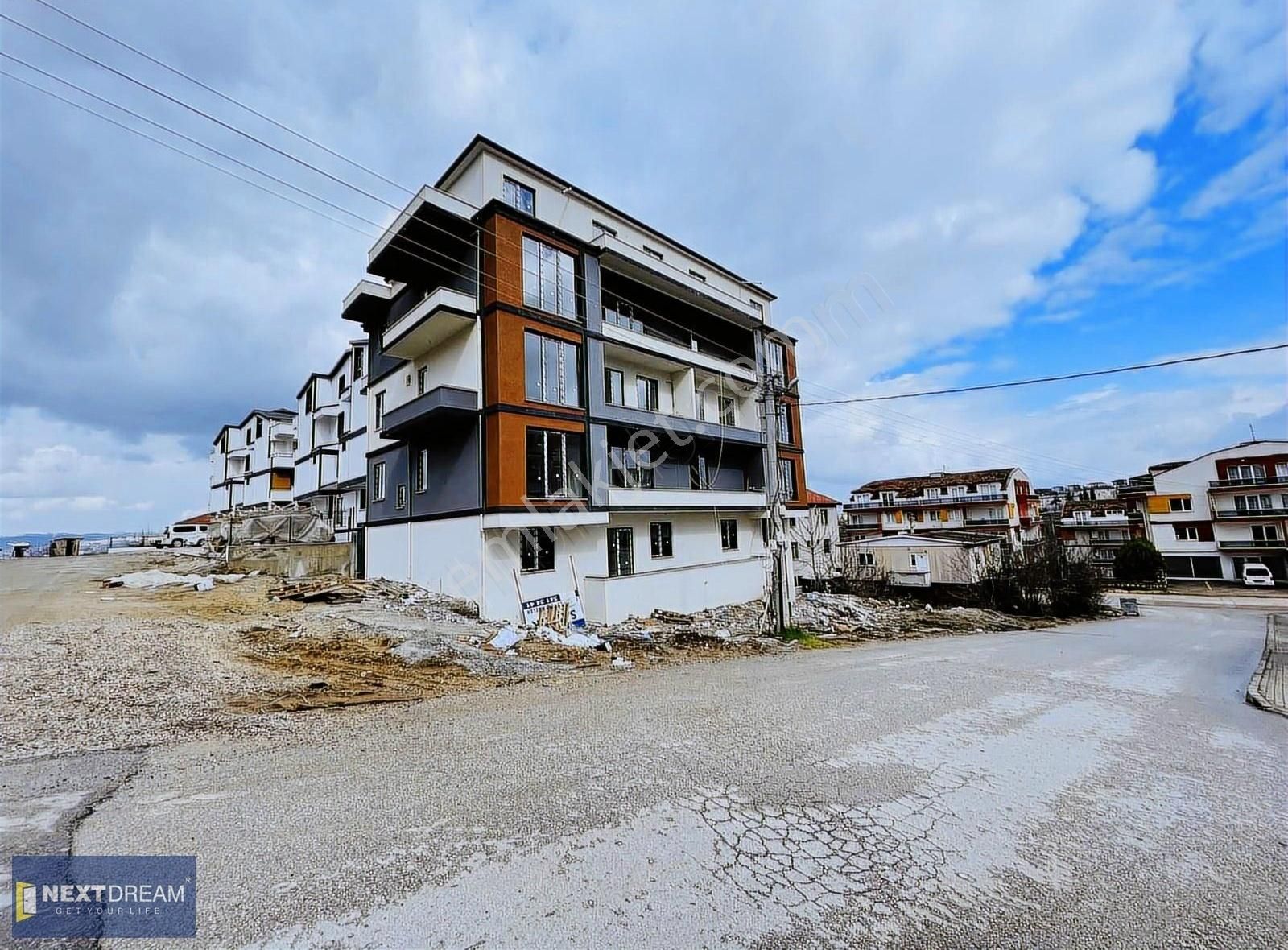 Döngel Mh'de 4+1 180 M2 Geniş Bahçe Dublex Daire ..!!!!