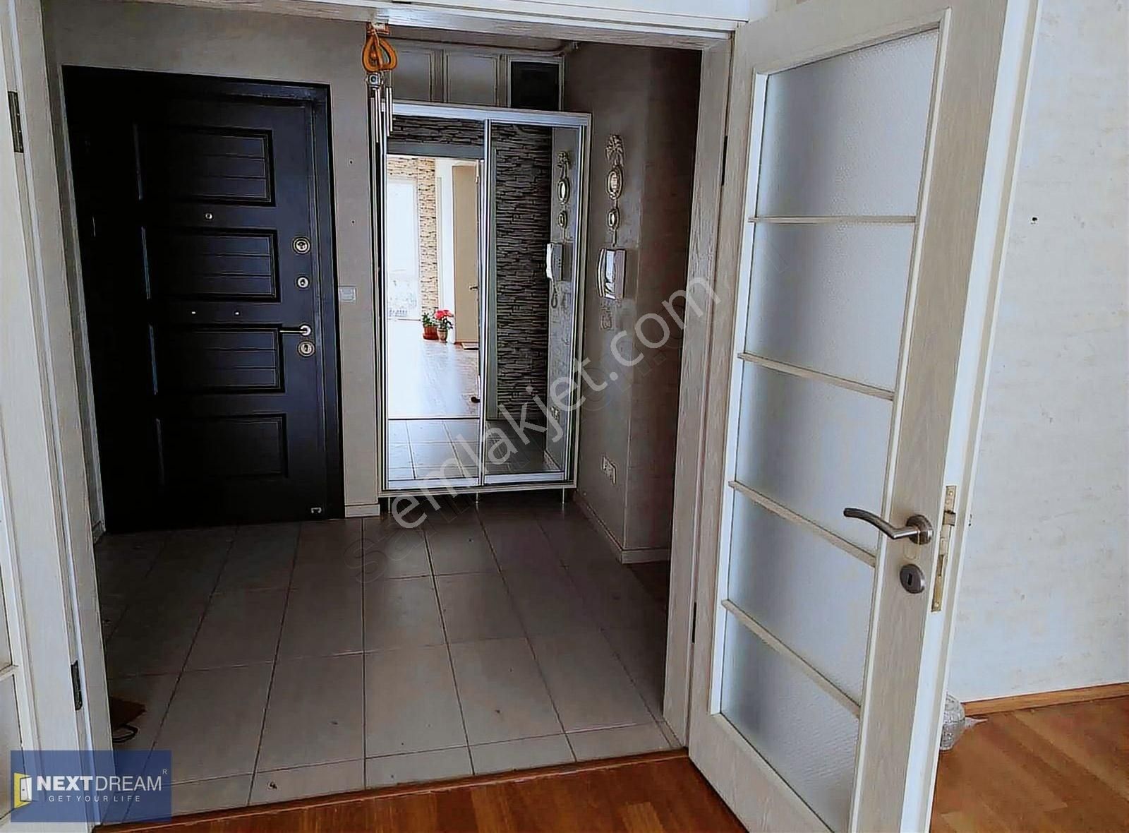 Vefakent Narlıbahçe Sitesinde Satılık Daire