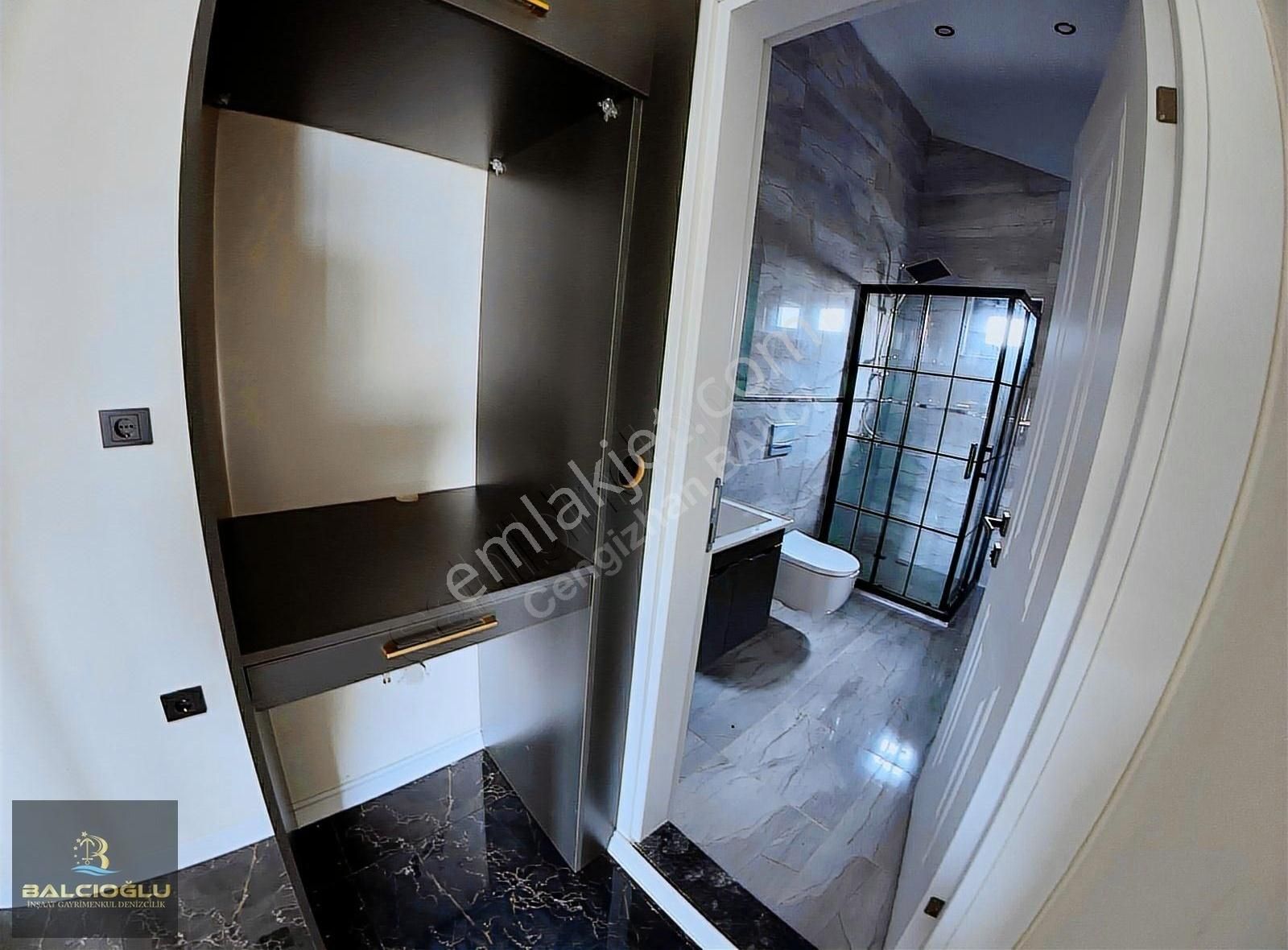 Balcıoğlundan Geniş Bahçeli Denize Yürüme Ms. Lüks Triblex Villa