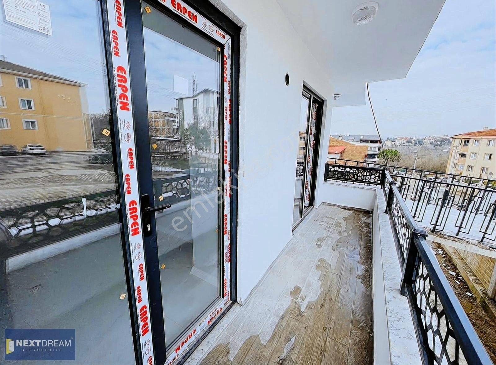 Gölcük Yeni Mahalle'sin De 4+1 165 M² Bahçe Dublex Daire..!!