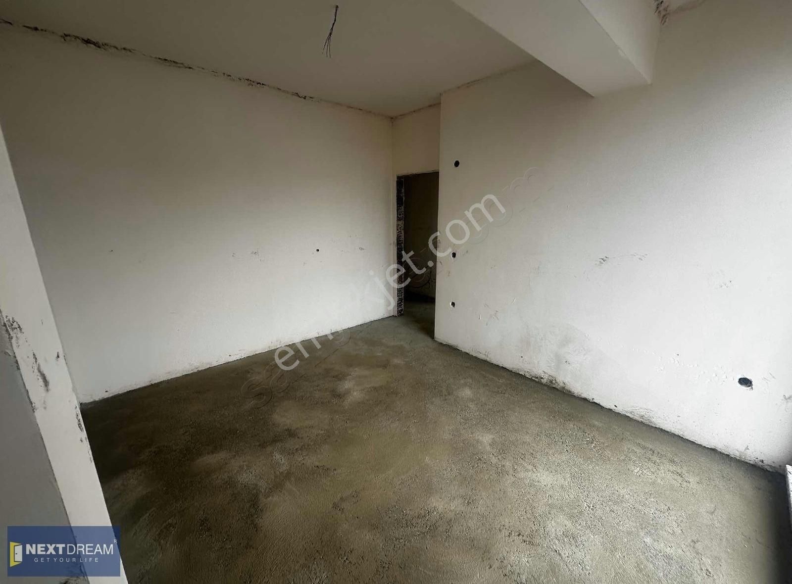 Yeşilyurt Mah.2+1 95 Arakat Daire