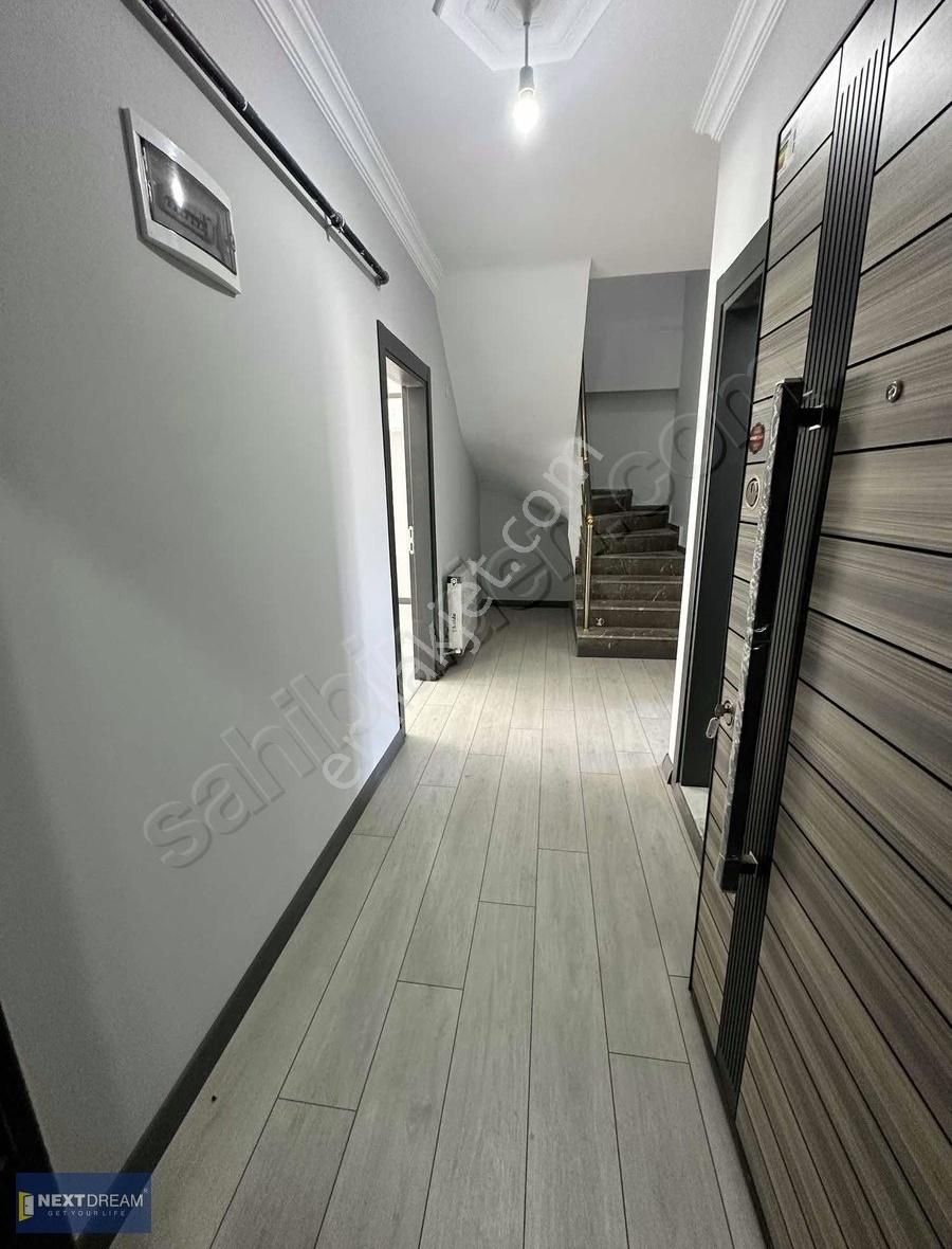 Ataevlerde 160 Metre² Geniş Kullanımlı 2+1 Çatı Dublex
