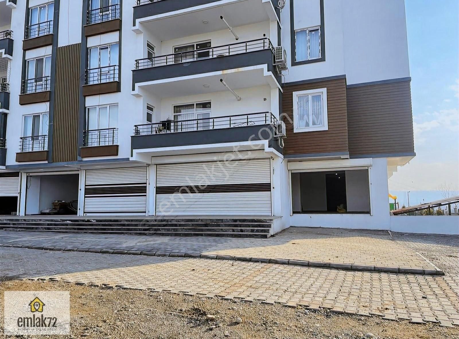 Emlak 72 ' Den Tilmis' De Satılık Dükkan Ve Bodrum