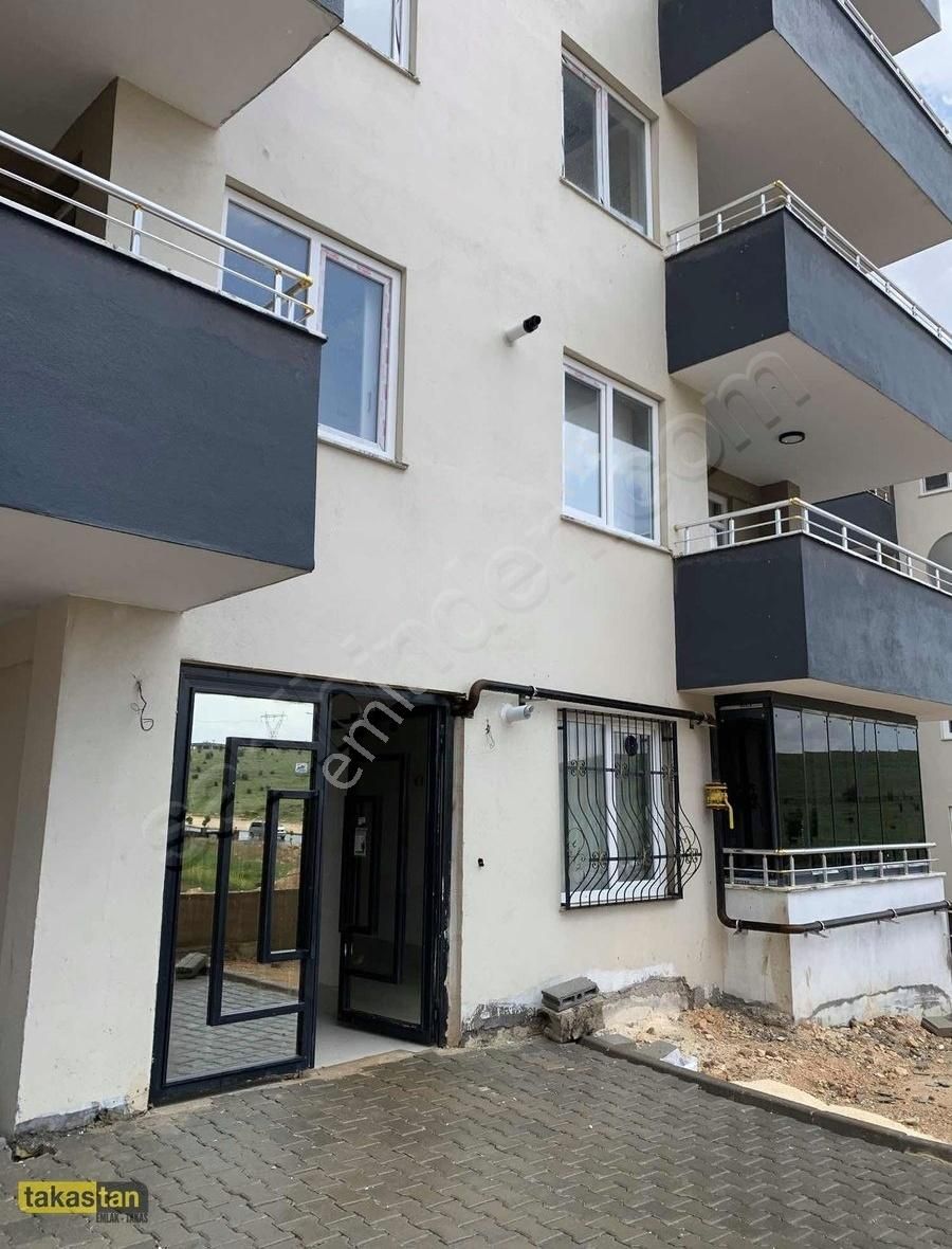 Takastan Emlak'tan Beykent'de 2+1 Satlık Daire