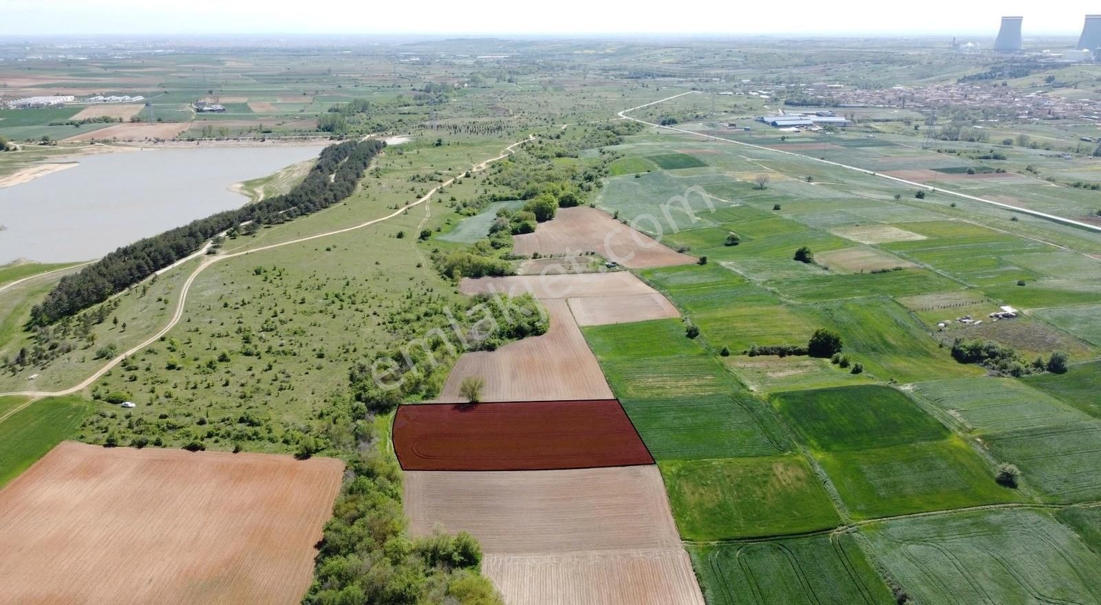 *lüleburgaz Tatarköy'de Baraj Yanında Satılık 3.800m2 Tarla*