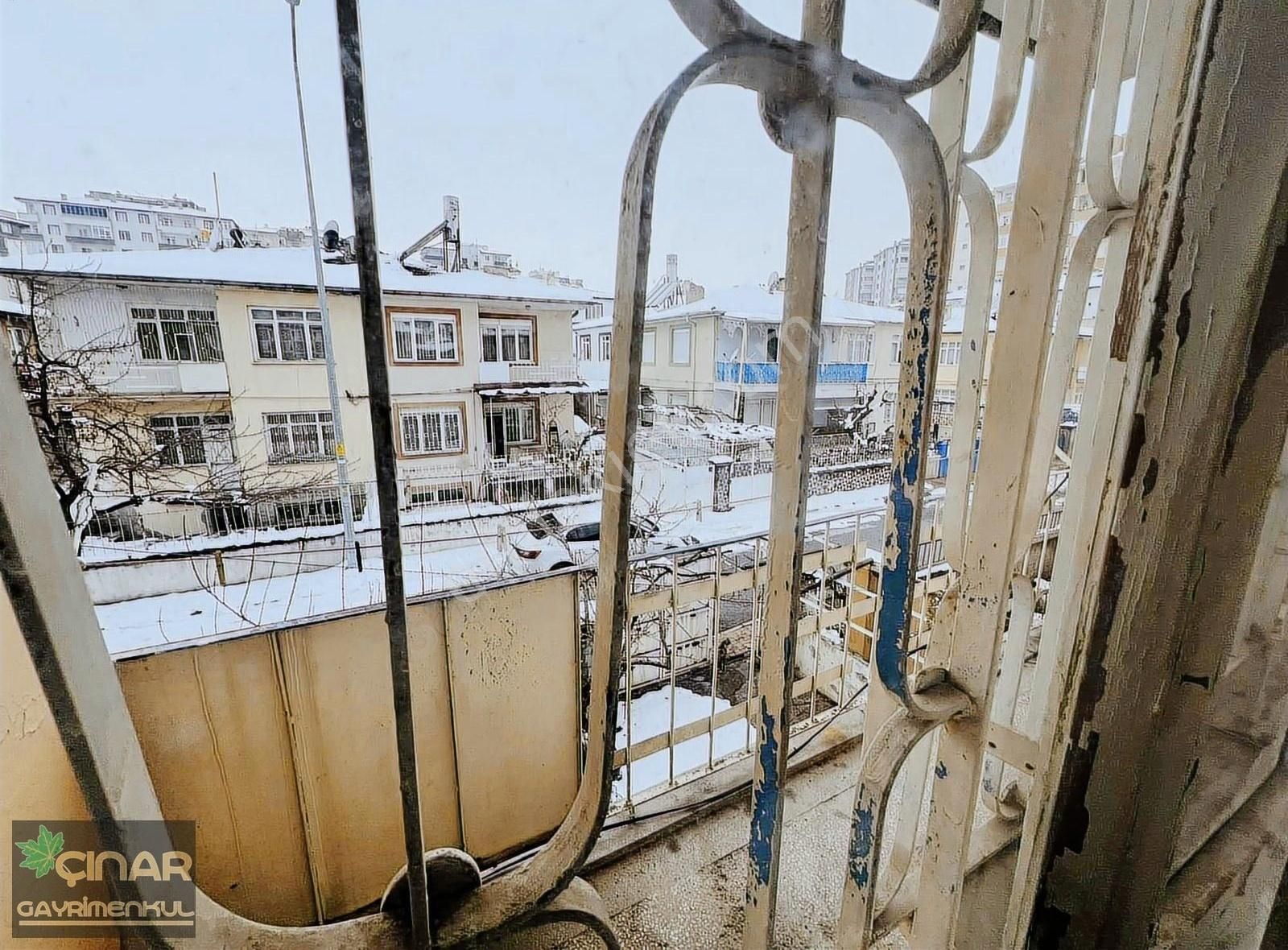 Hürriyet İki Katlı 3+1 Satılık Hollanda Tipi Arsalı Müstakil Ev - Görsel 9