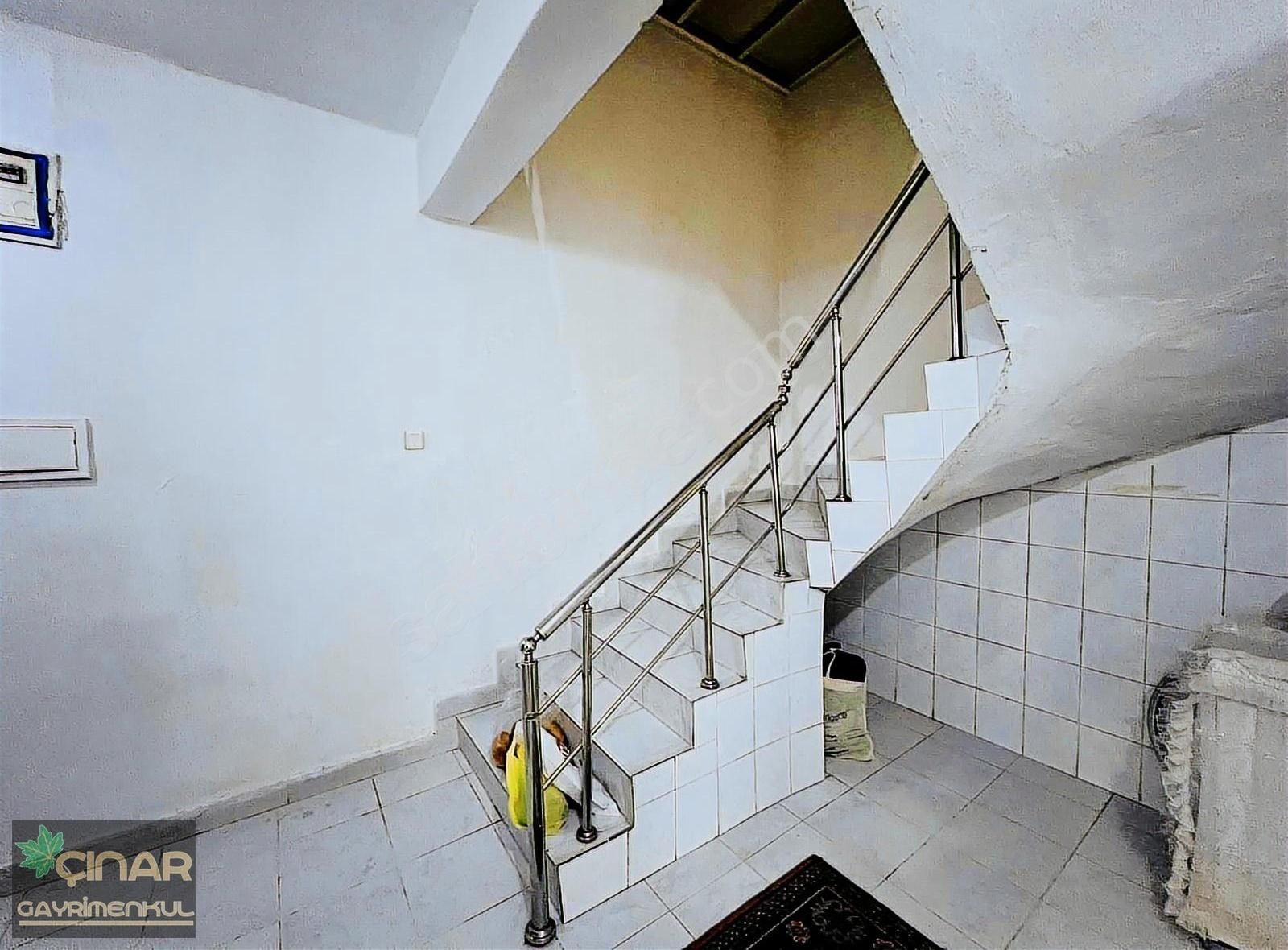 Hürriyet İki Katlı 3+1 Satılık Hollanda Tipi Arsalı Müstakil Ev - Görsel 6