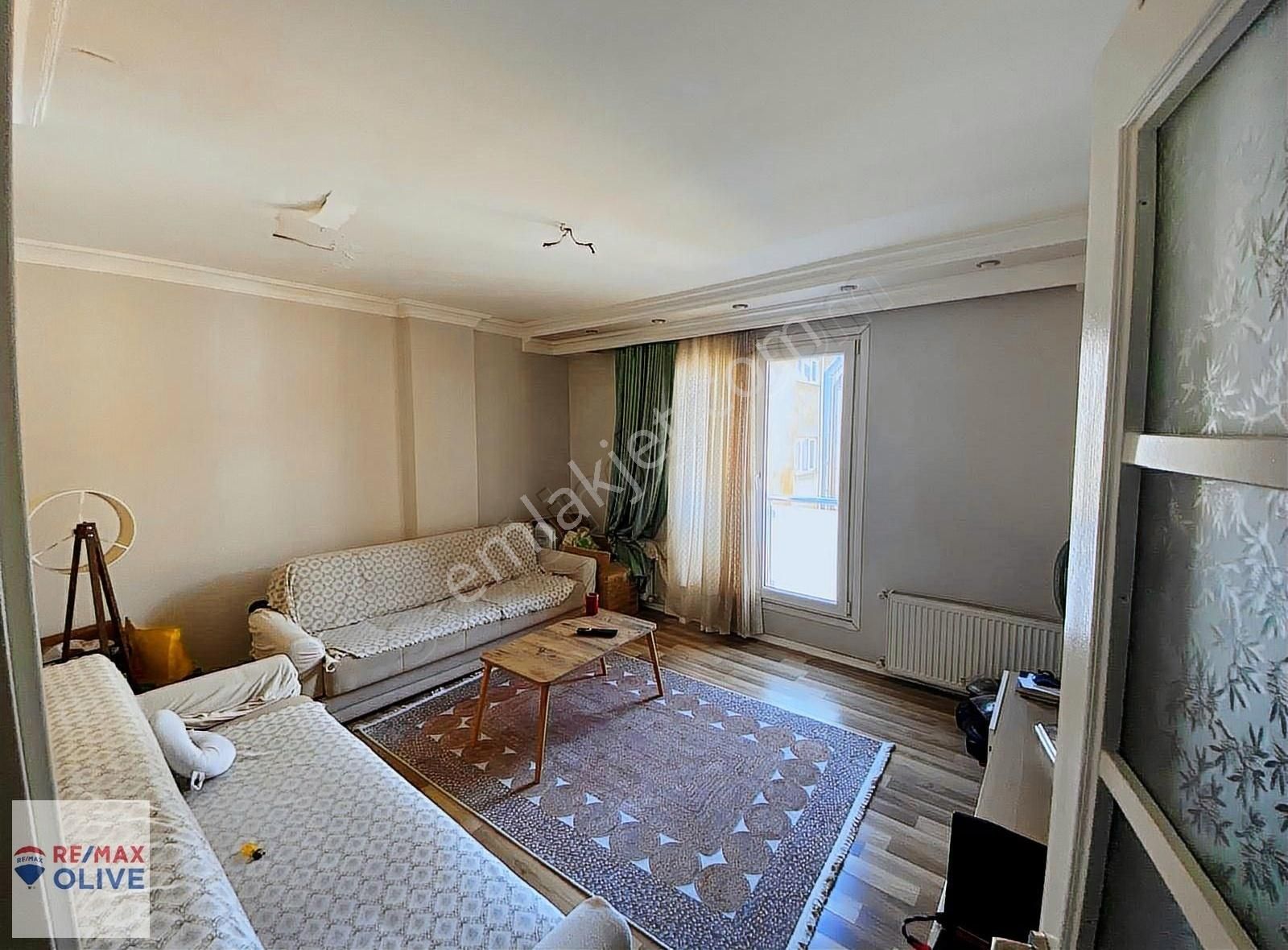 Geniş 3+2 Çatı Katı Dublex Daire Bahçelievler, Yenibosna