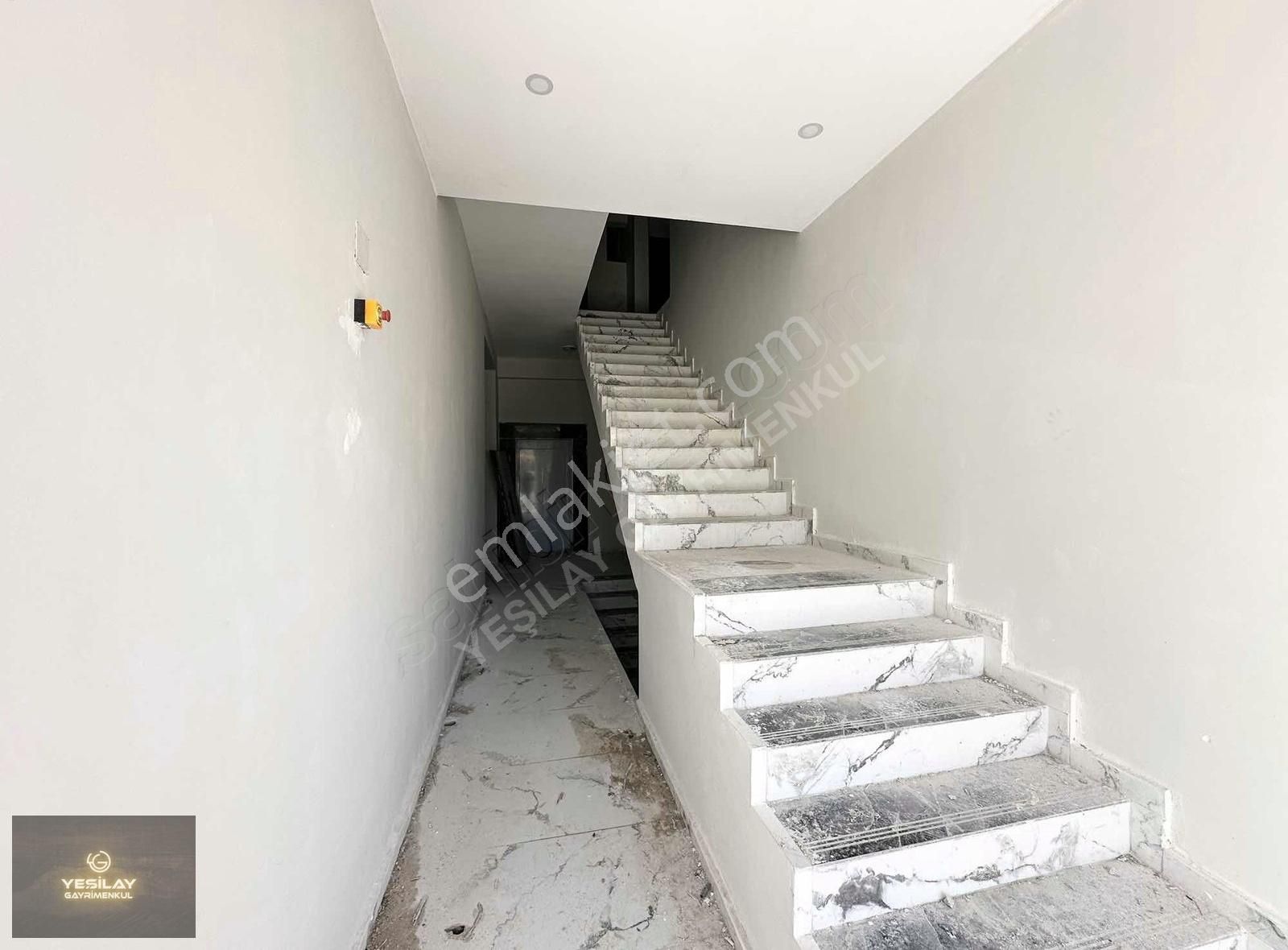 Yeşilay'dan Batıkent'te Satılık 2 + 1 Daire