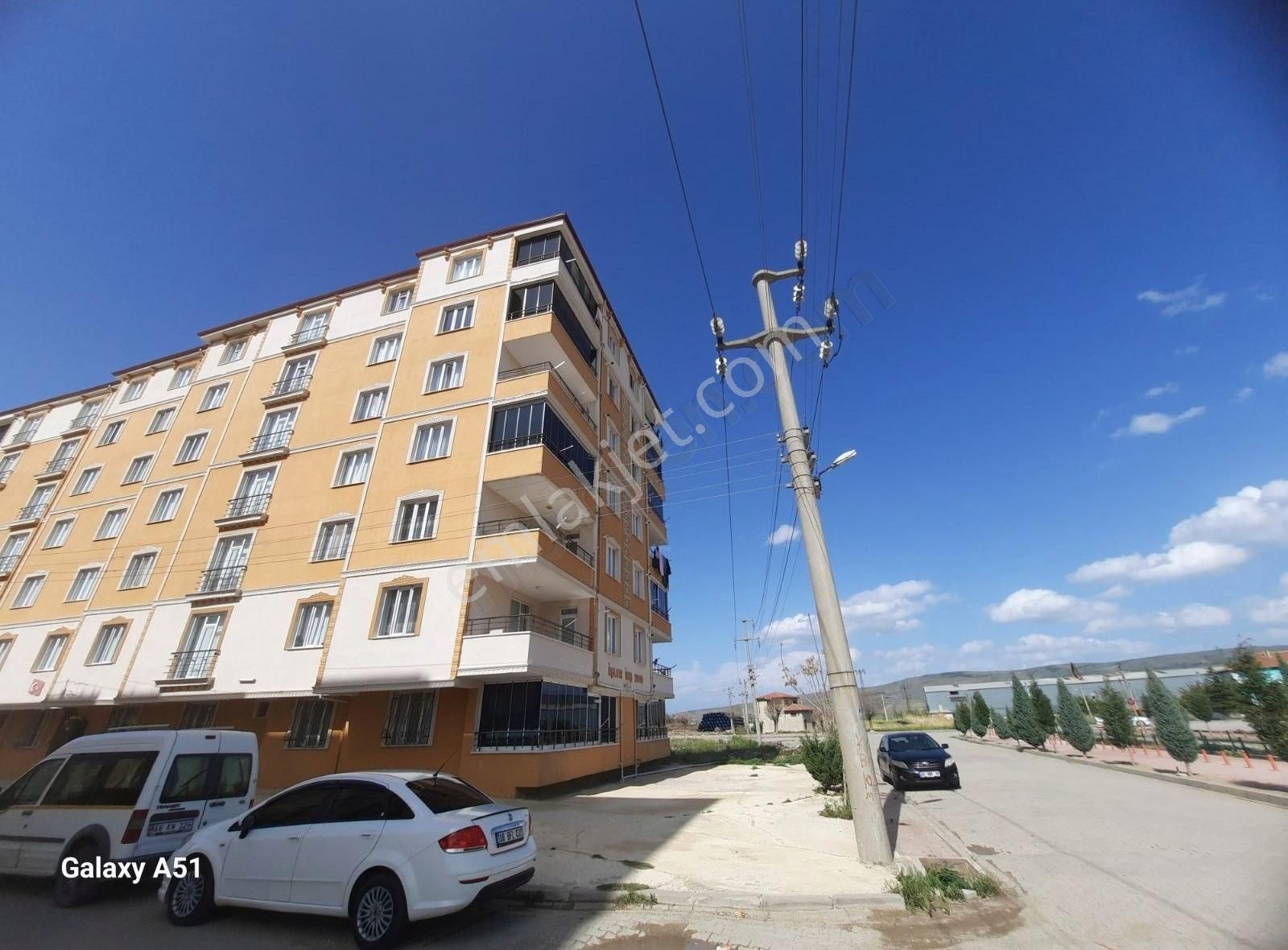 Yamanlardan Geniş 4+1 Büyük Uygun Daire