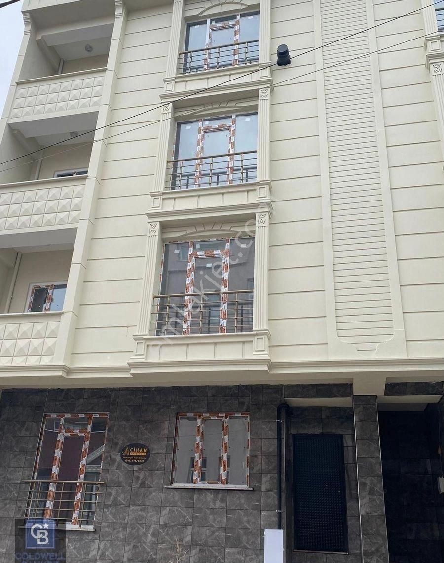 Arnavutköy Anadolu Mahallesi Satılık 2+1ara Kat Daire
